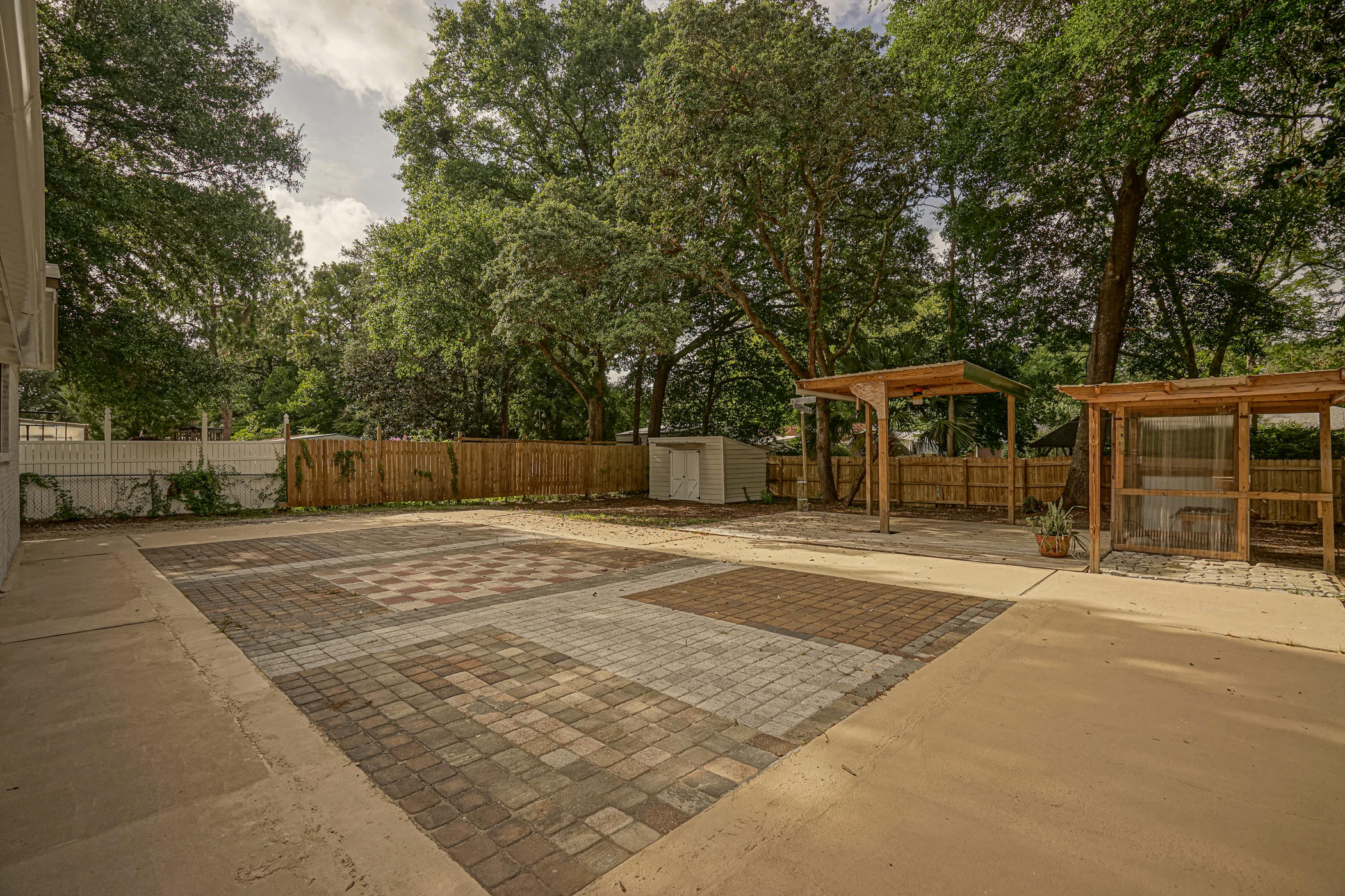 BAYOU POQUITO - Residential