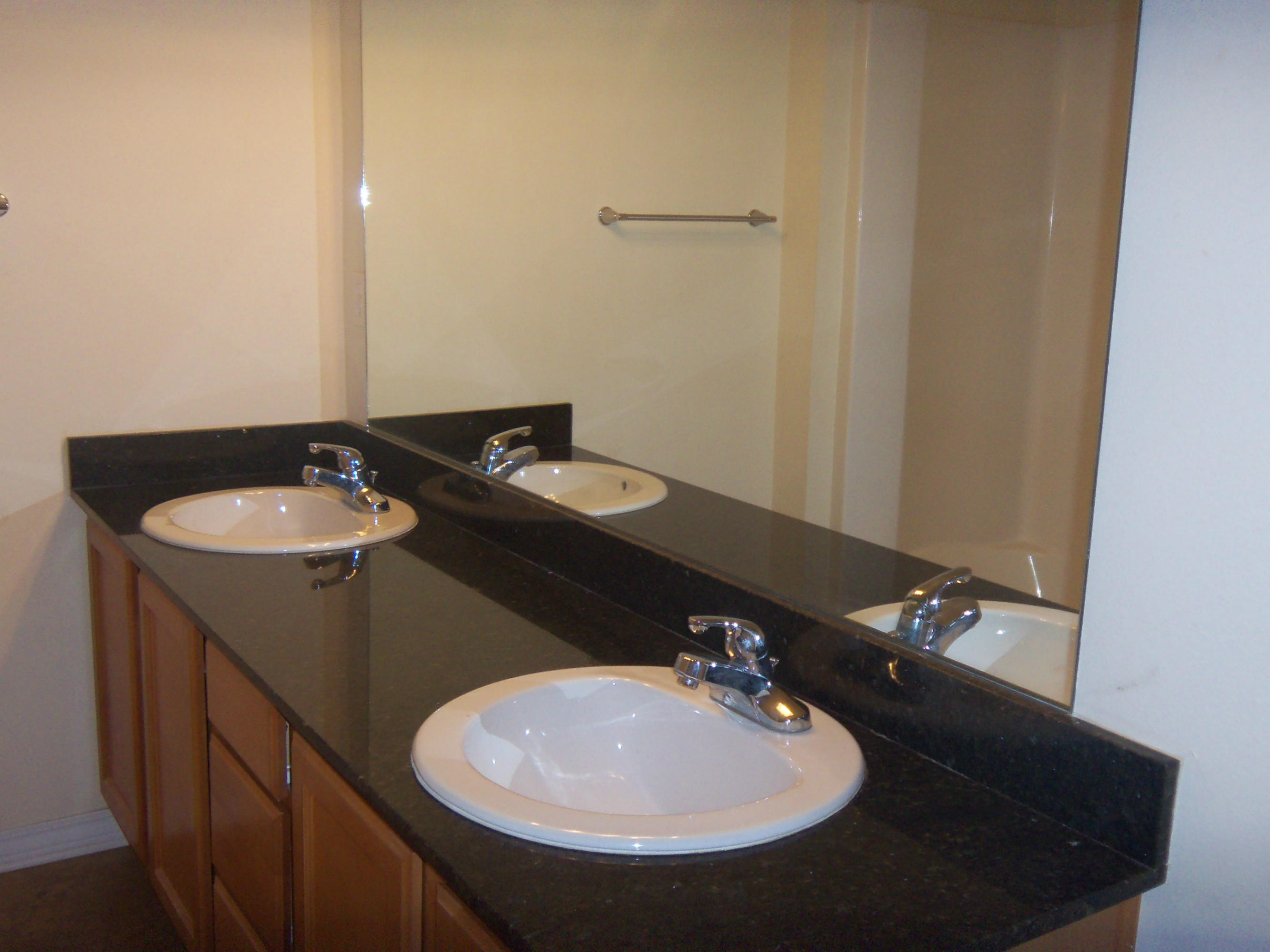 MERIDIAN SQUARE T/H - Residential Lease