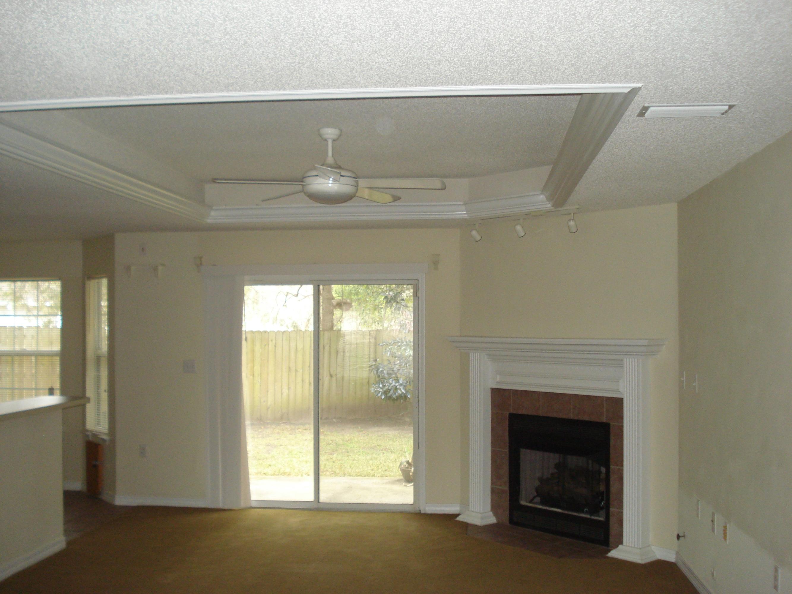 OAK PARK ESTATES, 1ST ADDITION - Residential Lease