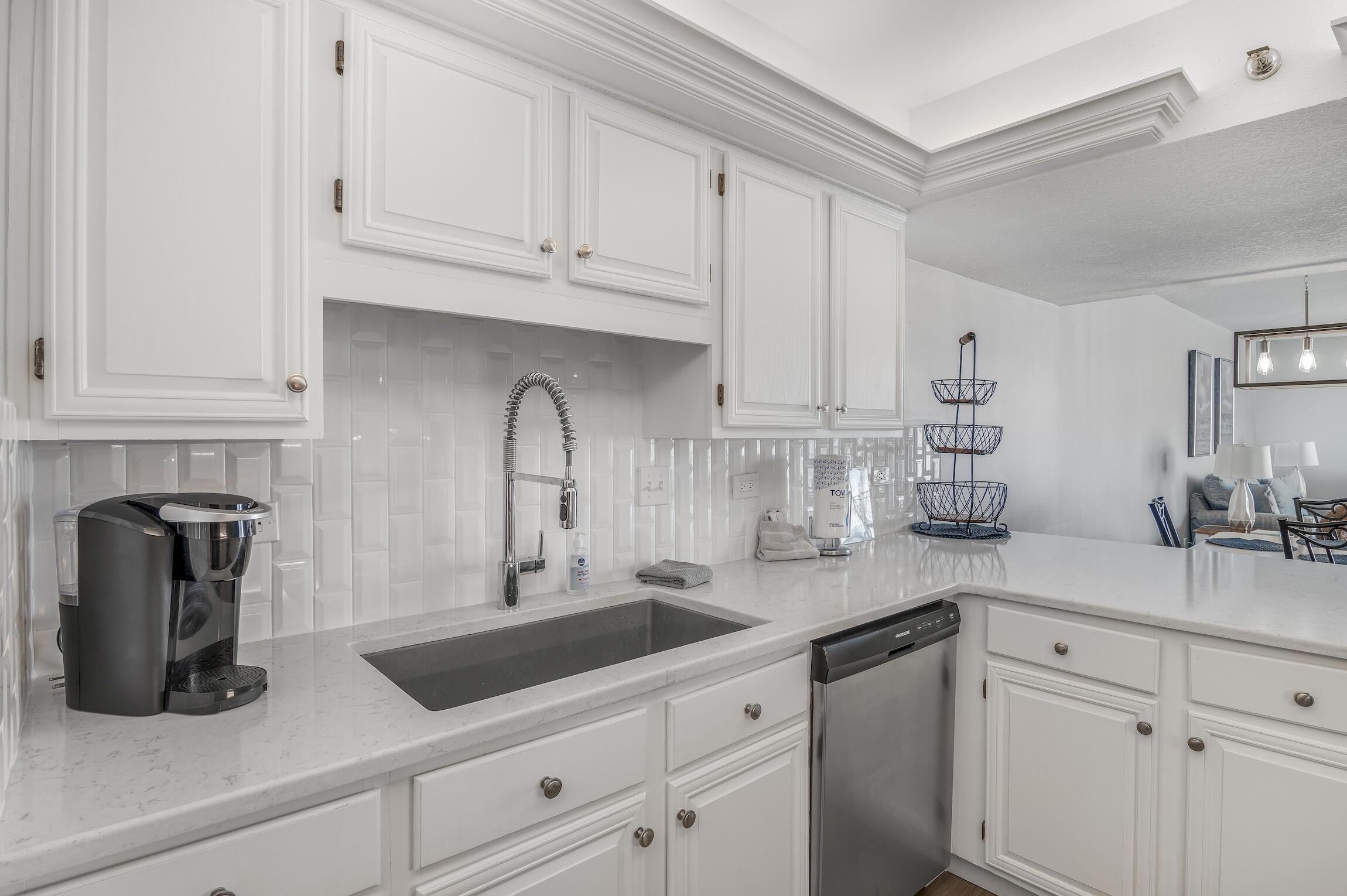 MAINSAIL CONDO PH 5 - Residential