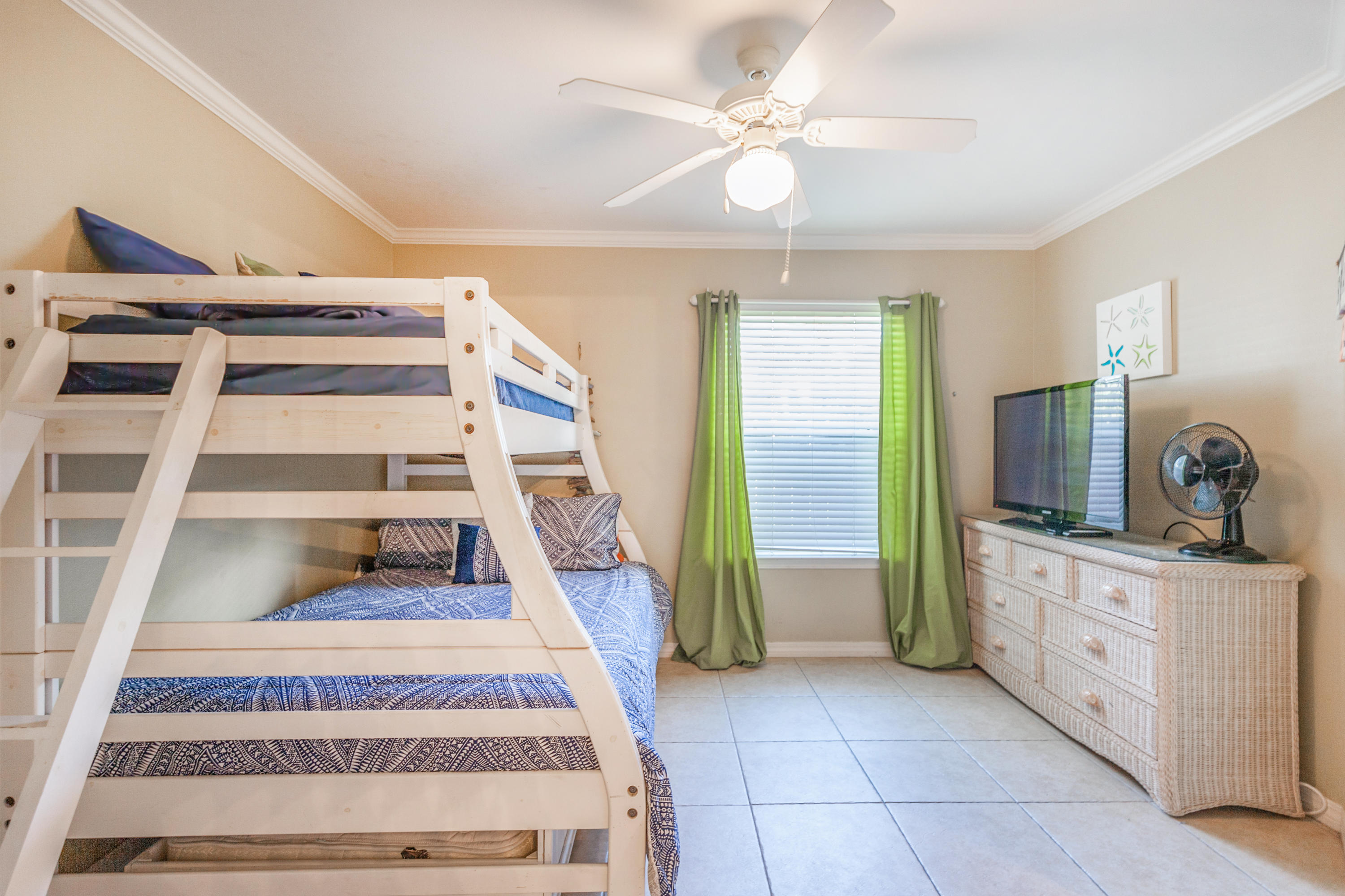 ROYAL SEAESTA - Residential