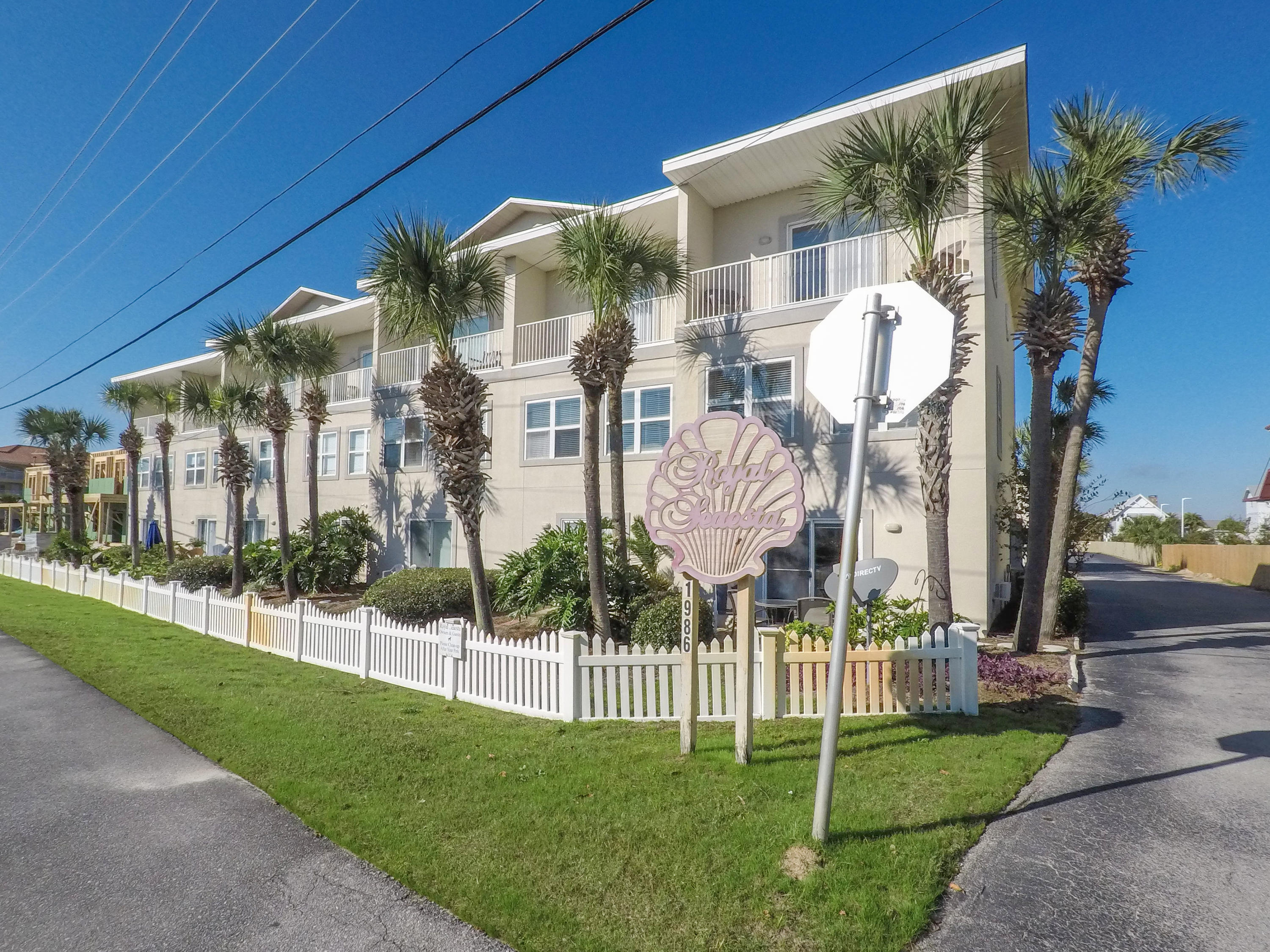 ROYAL SEAESTA - Residential