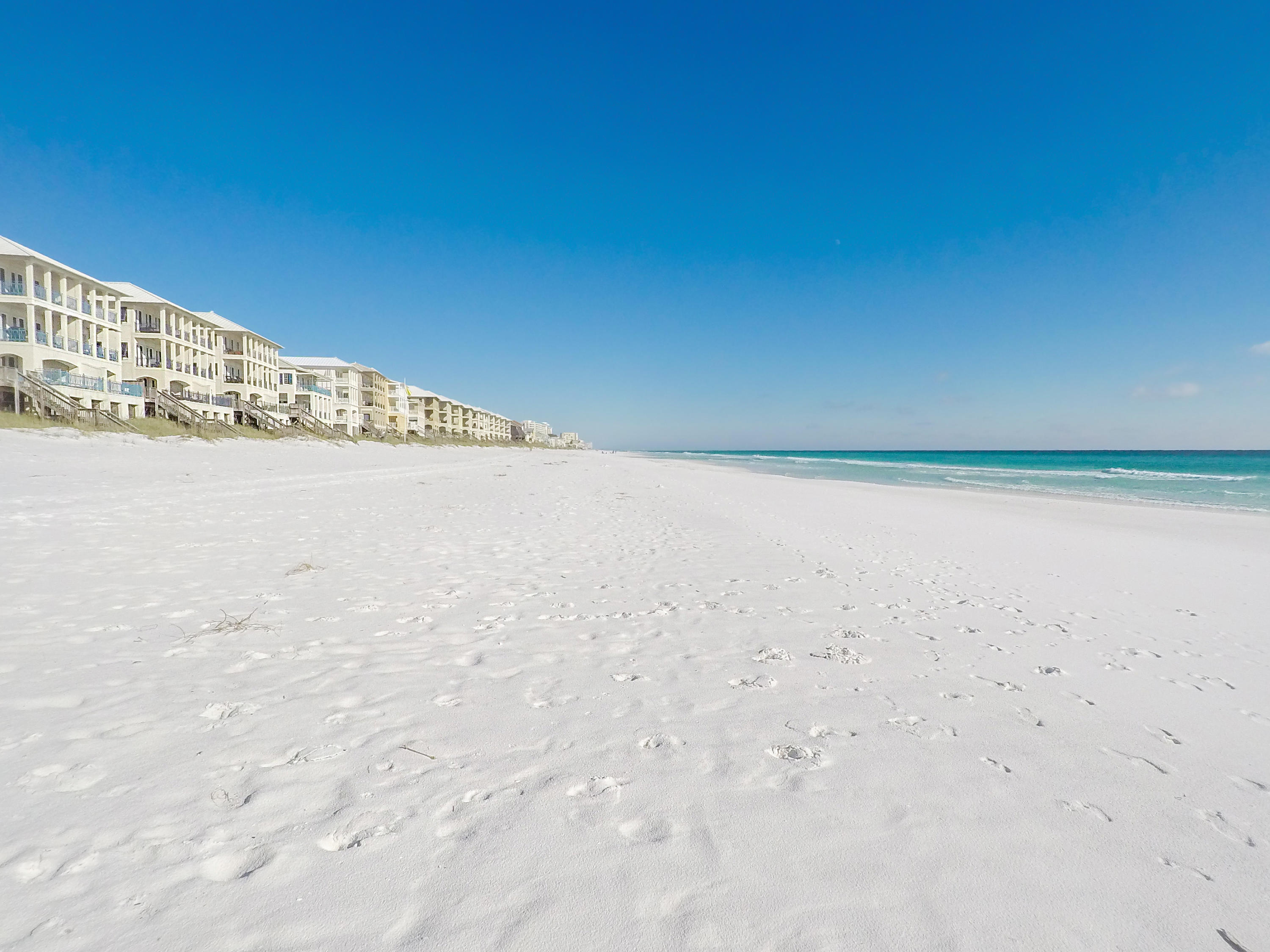 ROYAL SEAESTA - Residential