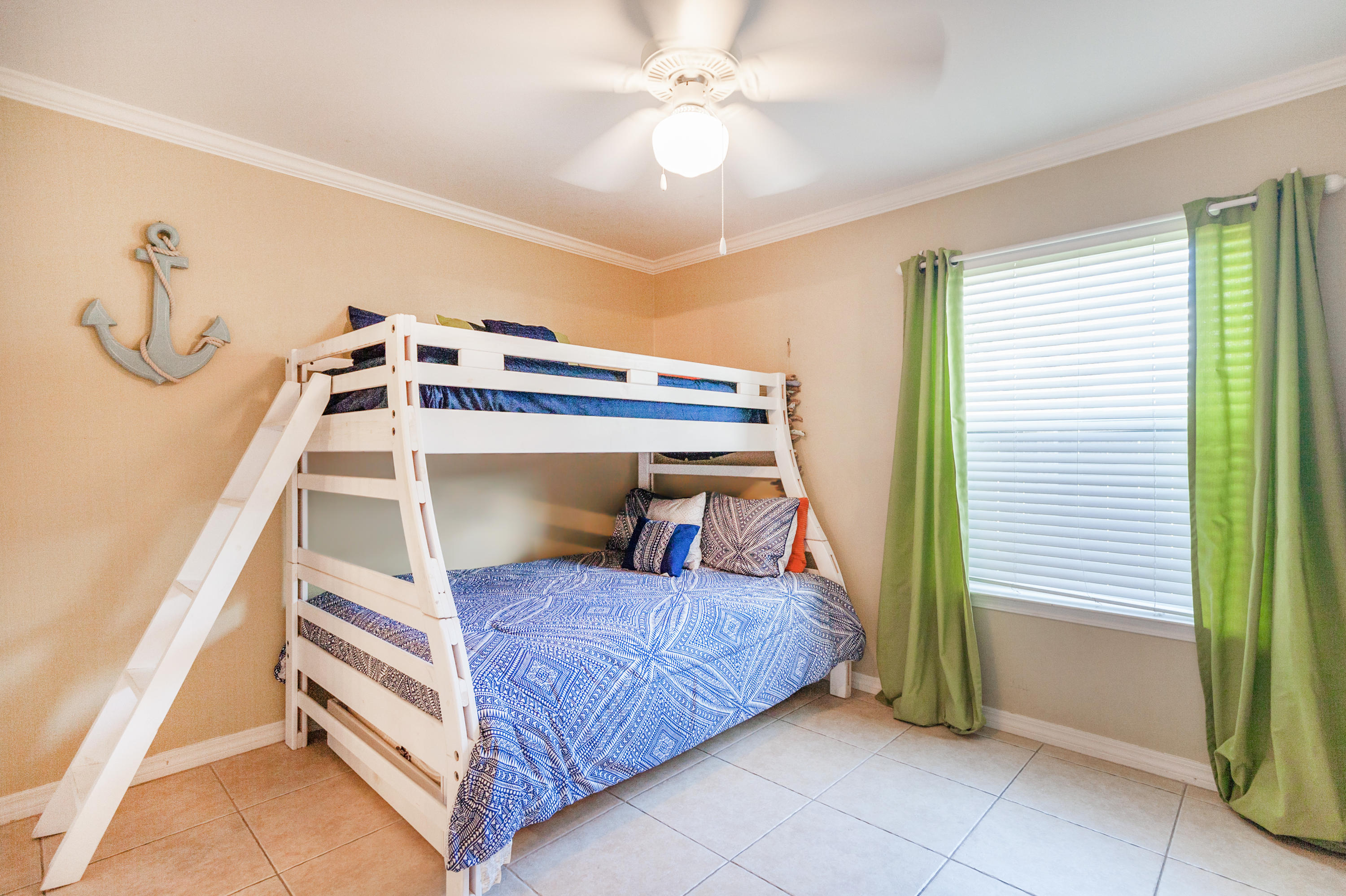 ROYAL SEAESTA - Residential