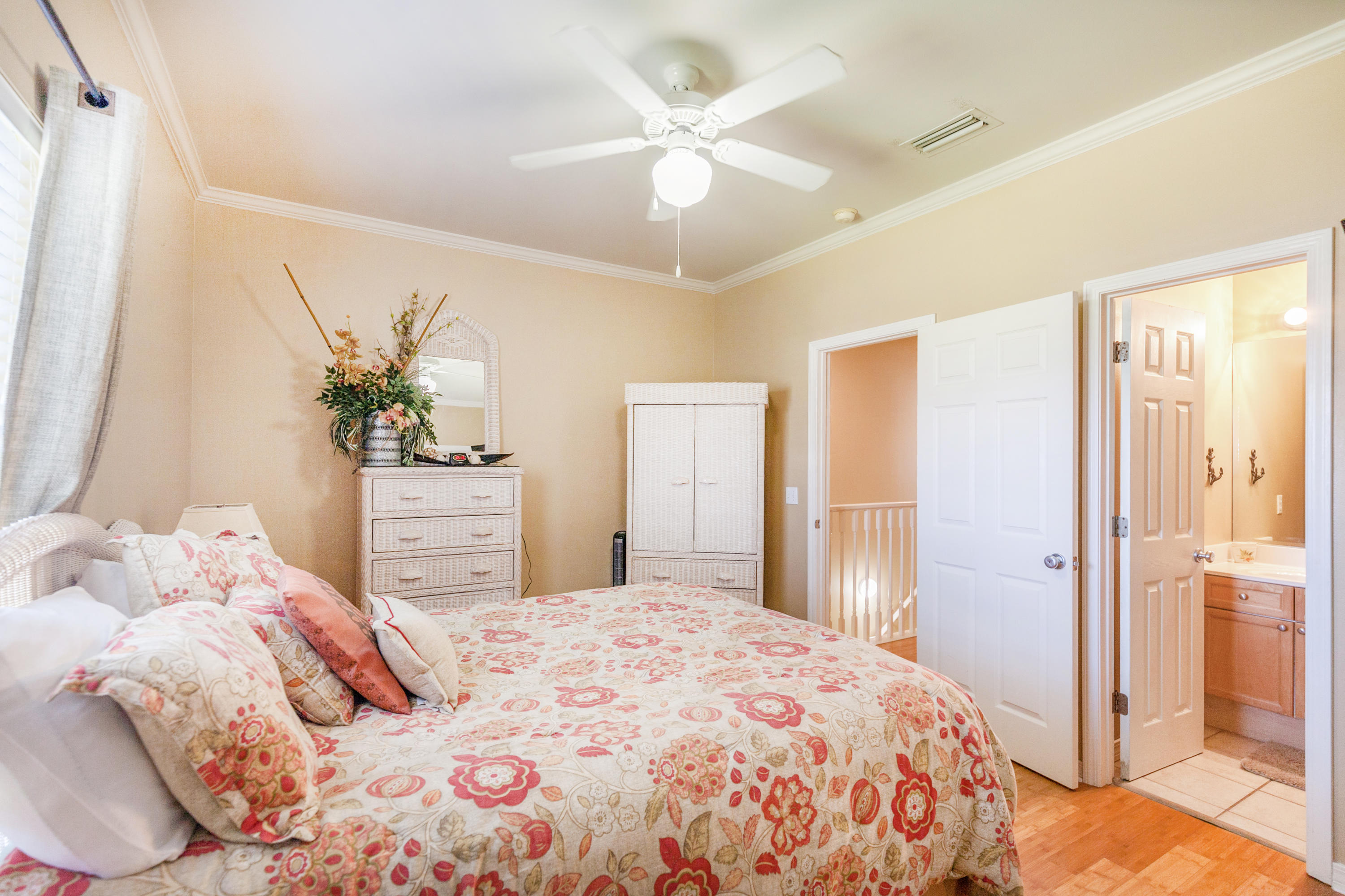 ROYAL SEAESTA - Residential