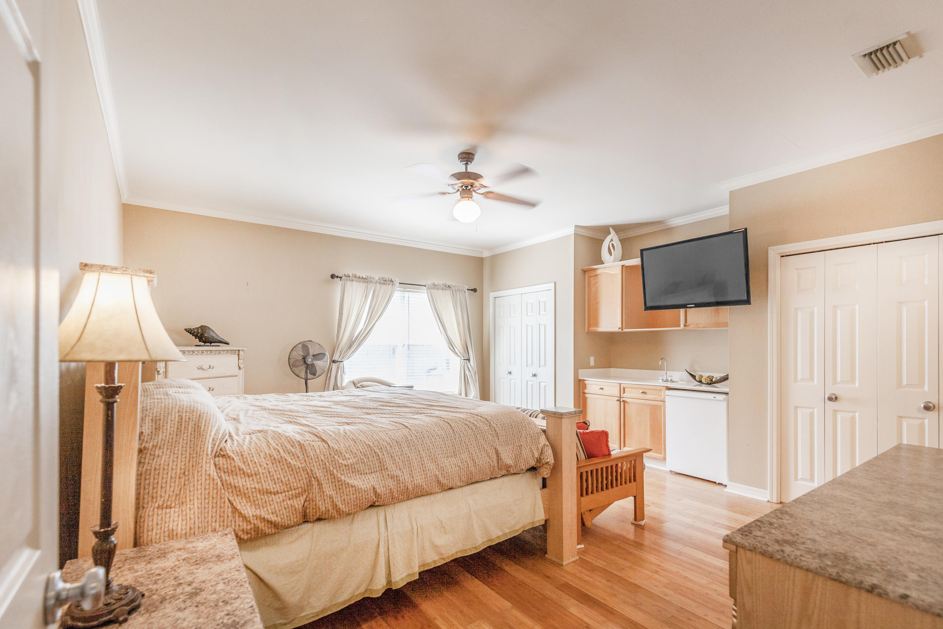 ROYAL SEAESTA - Residential