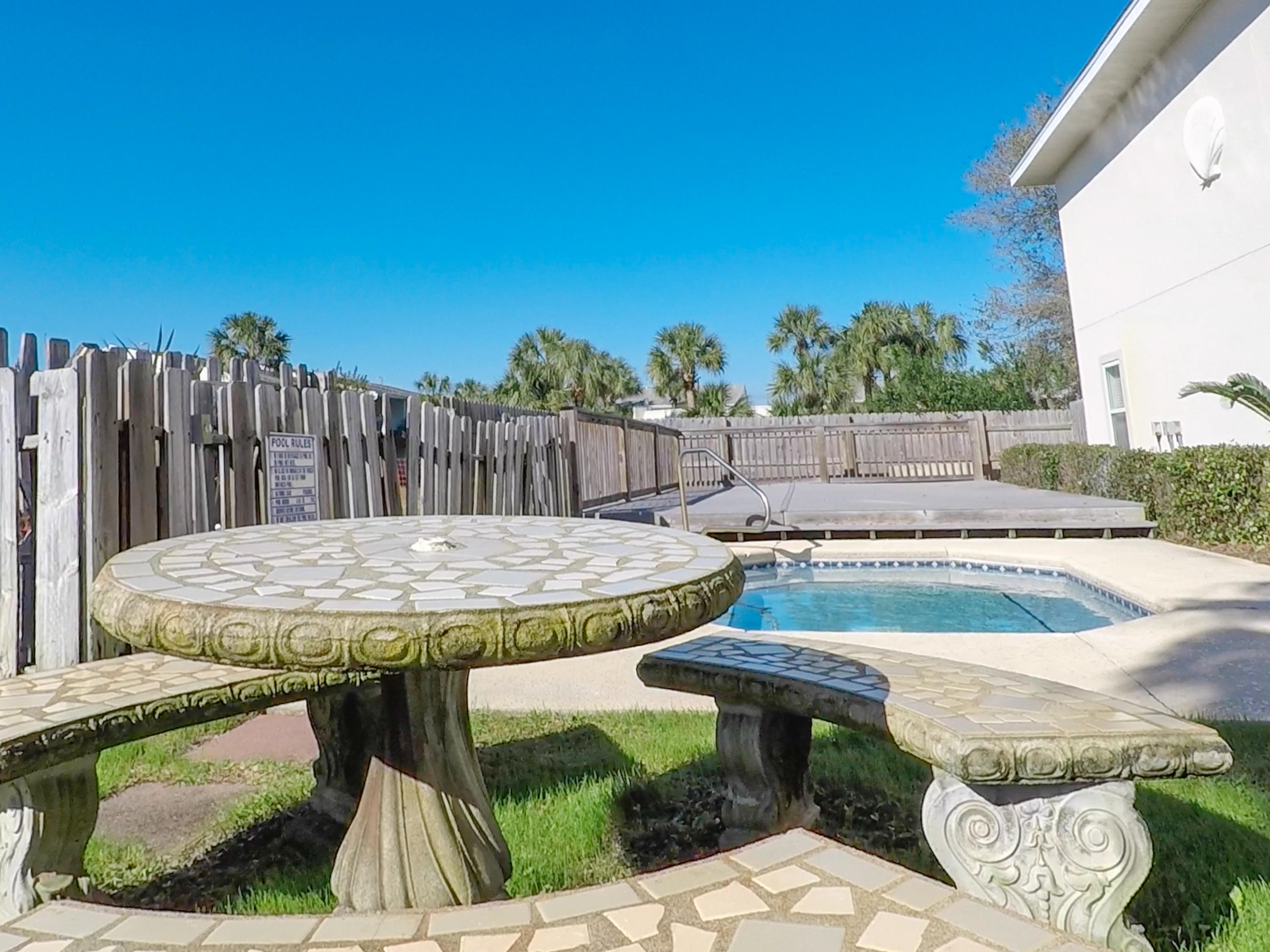 ROYAL SEAESTA - Residential