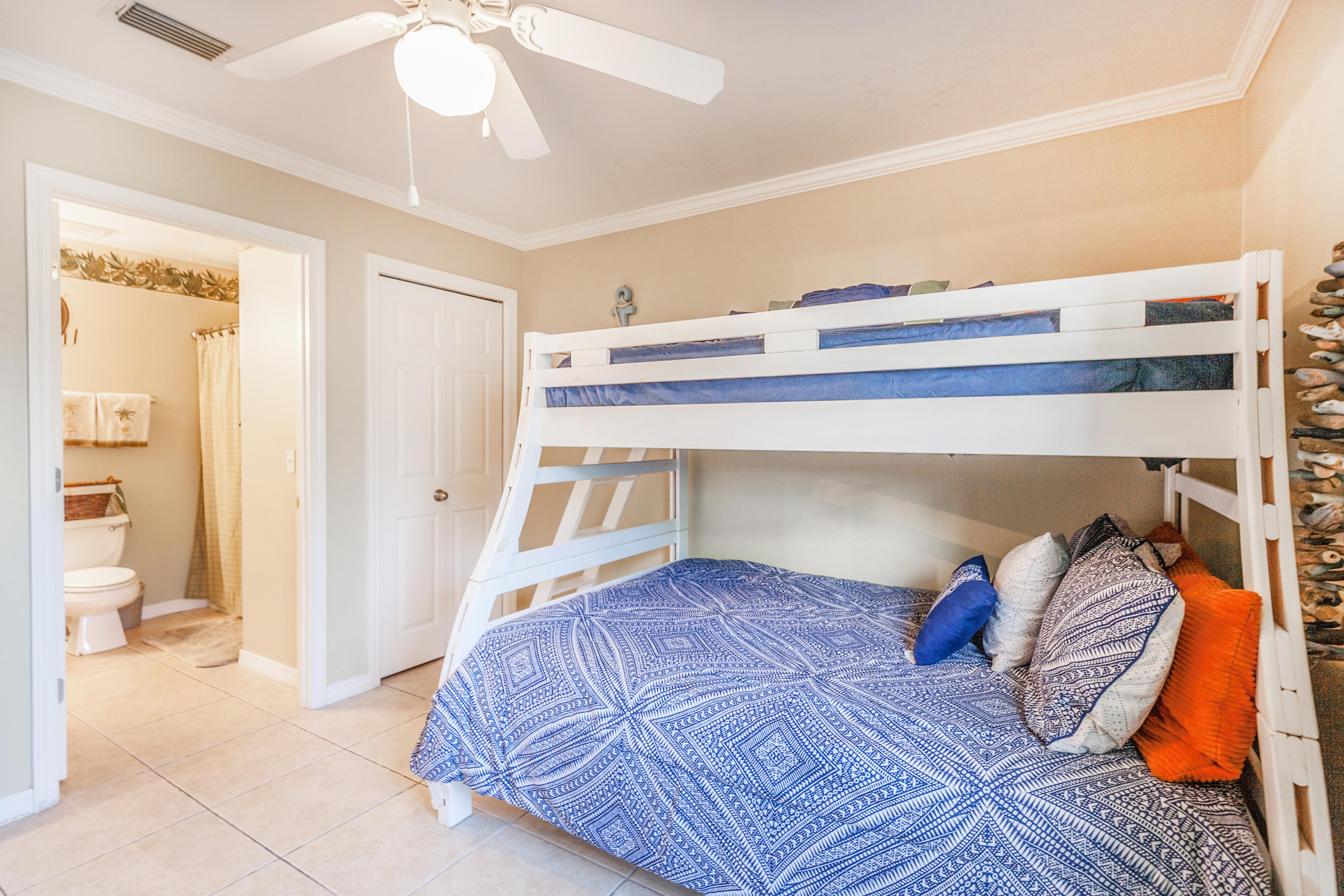 ROYAL SEAESTA - Residential