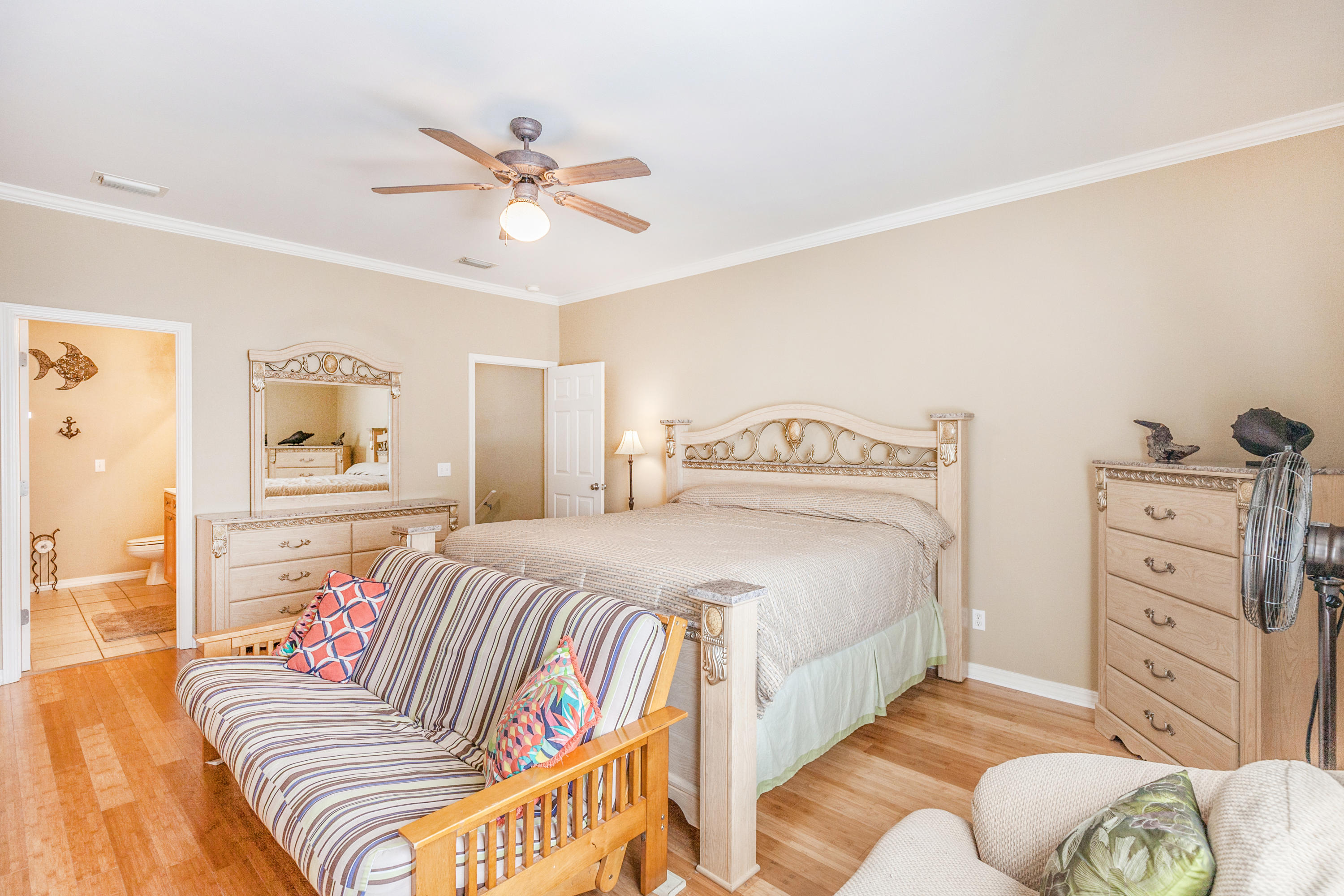 ROYAL SEAESTA - Residential