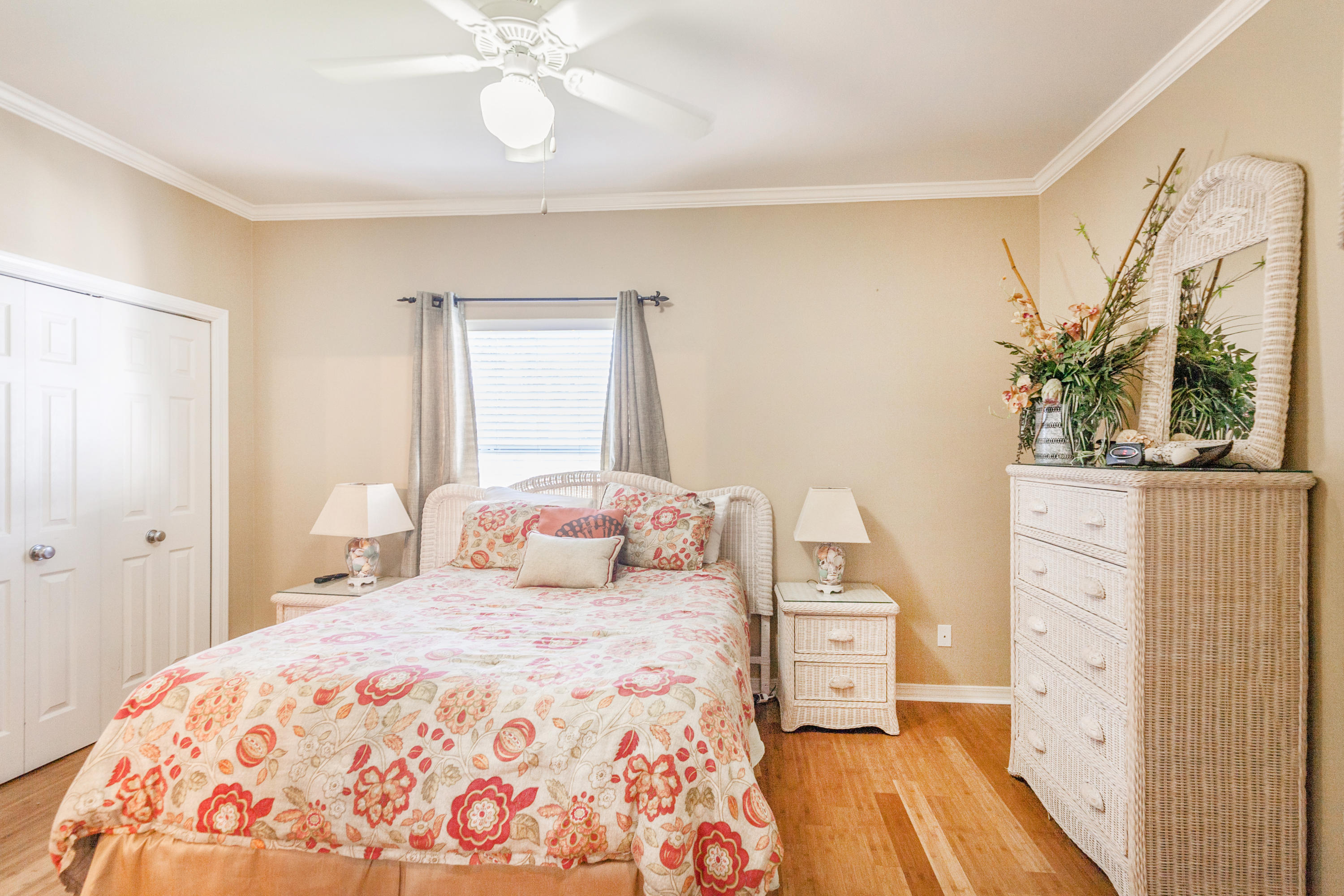 ROYAL SEAESTA - Residential