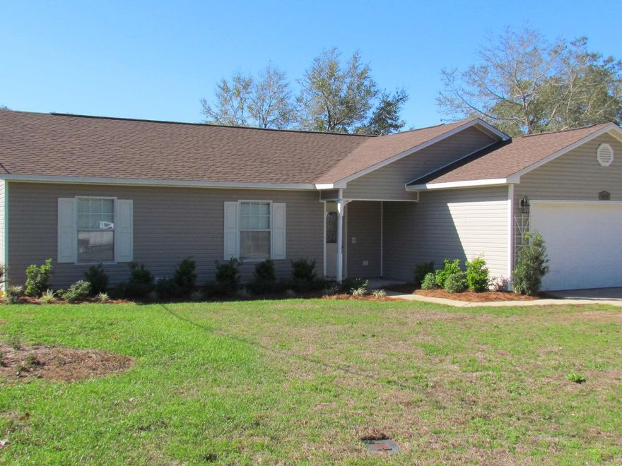 Nicely renovated 2,000 square foot home located in the heart of Niceville! Every room in the house has undergone a number of upgrades. The spacious kitchen comes complete with a breakfast bar, brand new stainless steel appliances, granite counter tops, cabinets, and a farmhouse sink.
Beautiful Master Bath features jacuzzi tub, separate walk-in shower, double sinks, and granite counter tops.
Nice hardwood flooring, light fixtures, ceiling fans, and mirrors have been installed throughout the home as well.
Large fenced backyard with gate. May park boat or RV. NO HOA RESTRICTIONS! Just a 1/2 mile away from boat launching area.
Area has great schools. Owner will consider a pet with a non-refundable pet fee and a refundable pet deposit.