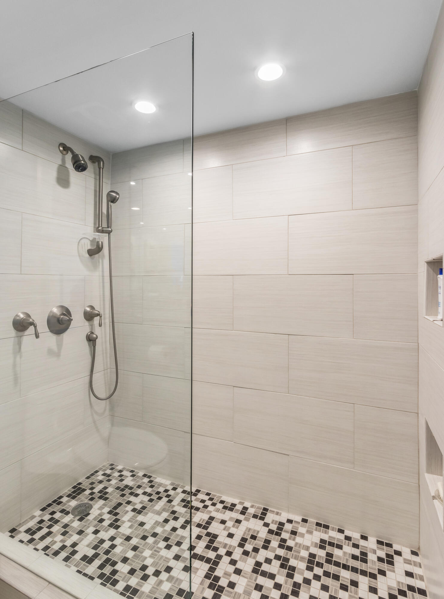 Emerald Towers Condominiums - Residential