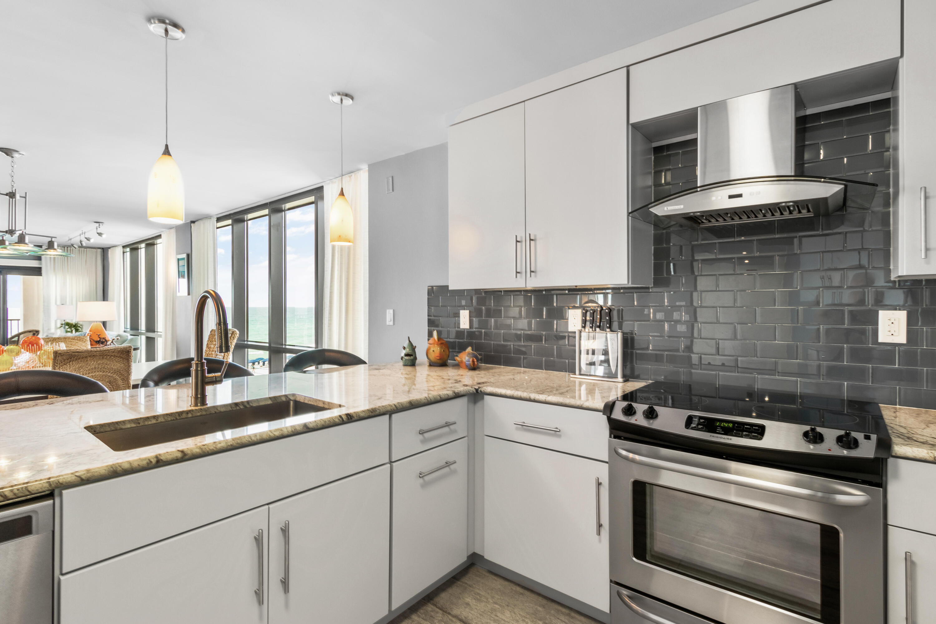 Emerald Towers Condominiums - Residential