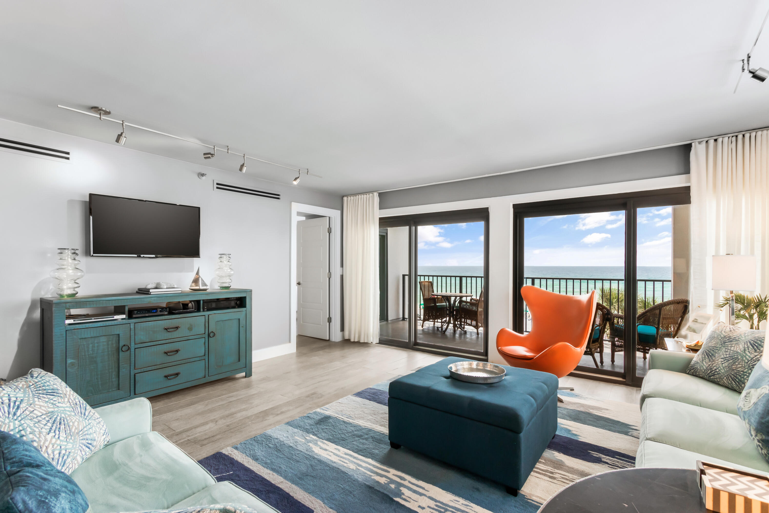 Emerald Towers Condominiums - Residential