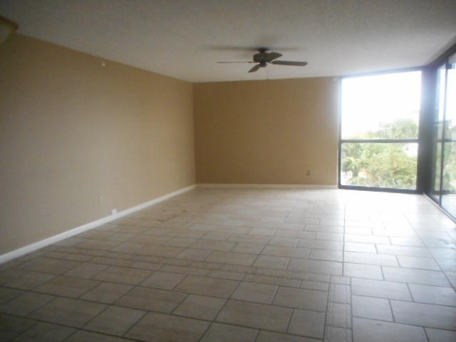 MAINSAIL CONDO PH 3 - Residential