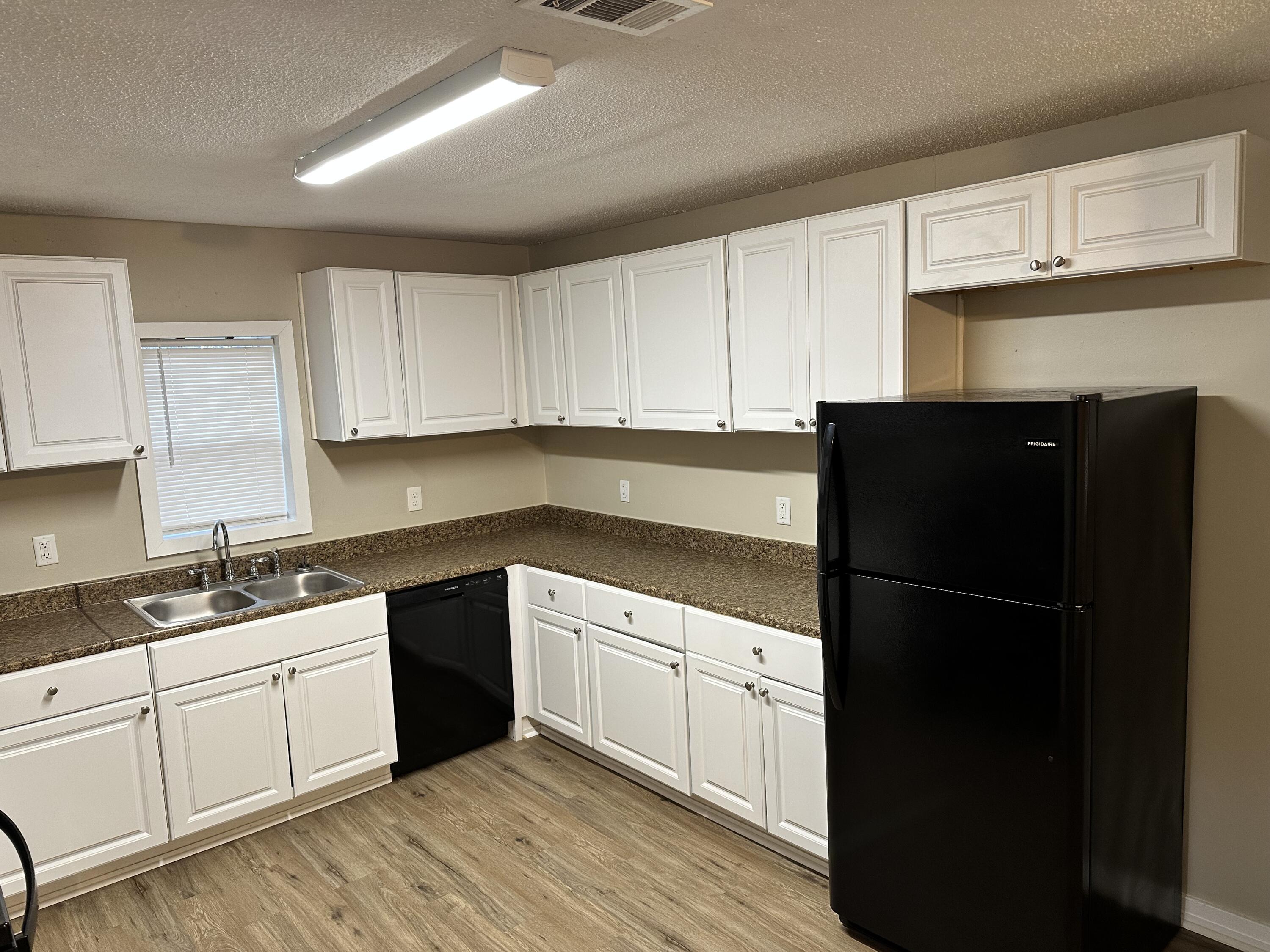 CINCO ADDN TO CRESTVIEW - Residential