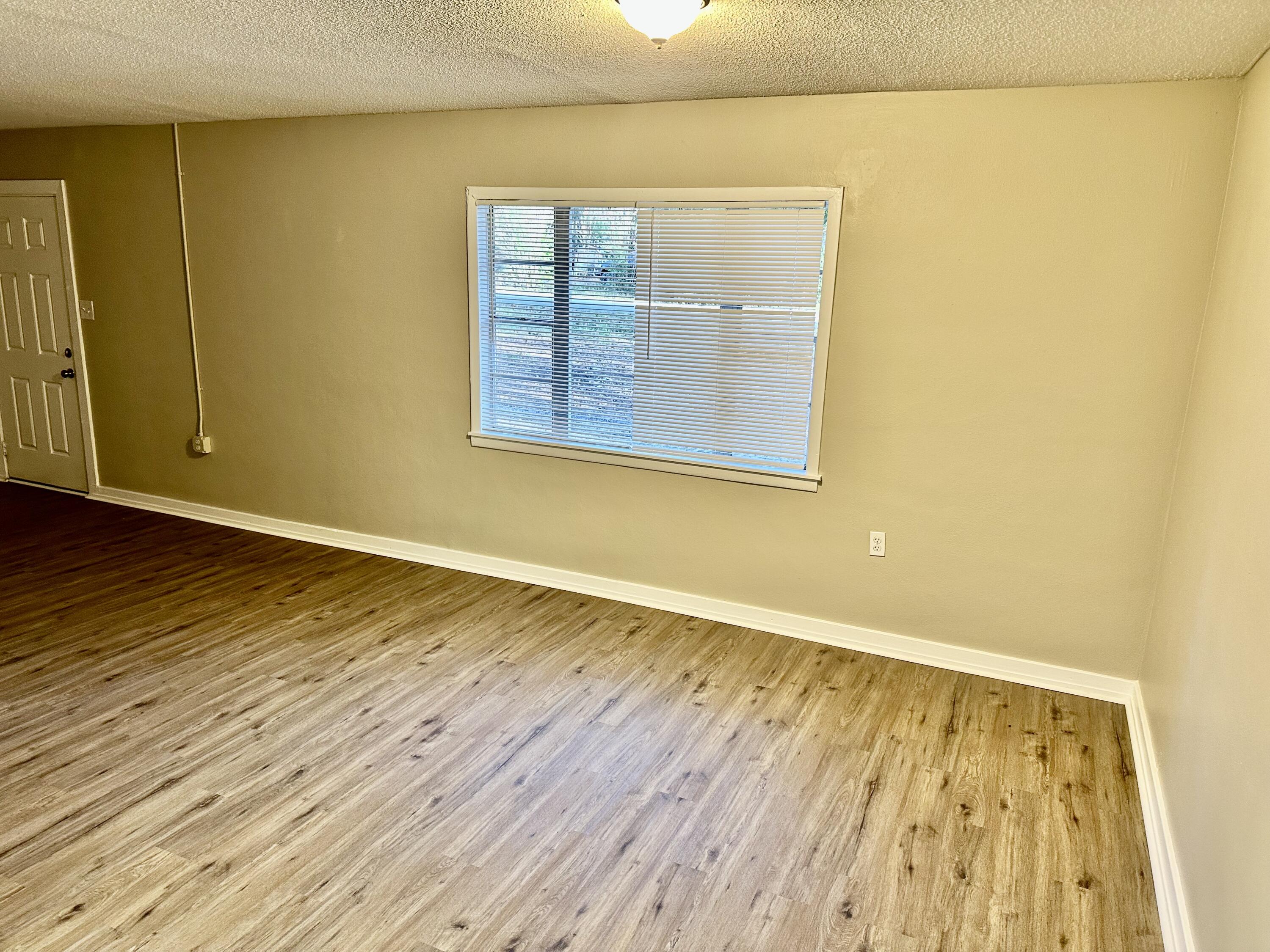 CINCO ADDN TO CRESTVIEW - Residential