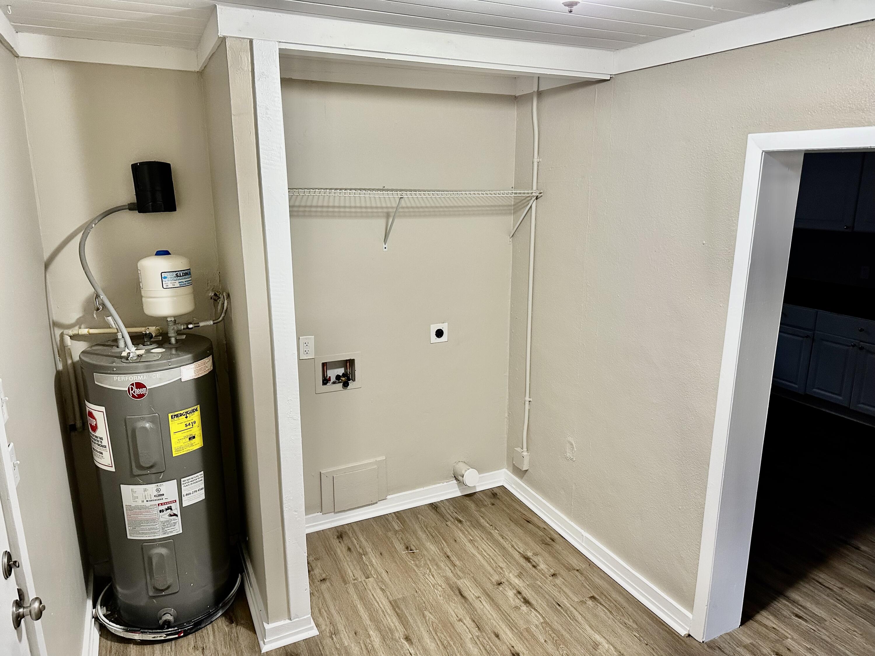 CINCO ADDN TO CRESTVIEW - Residential