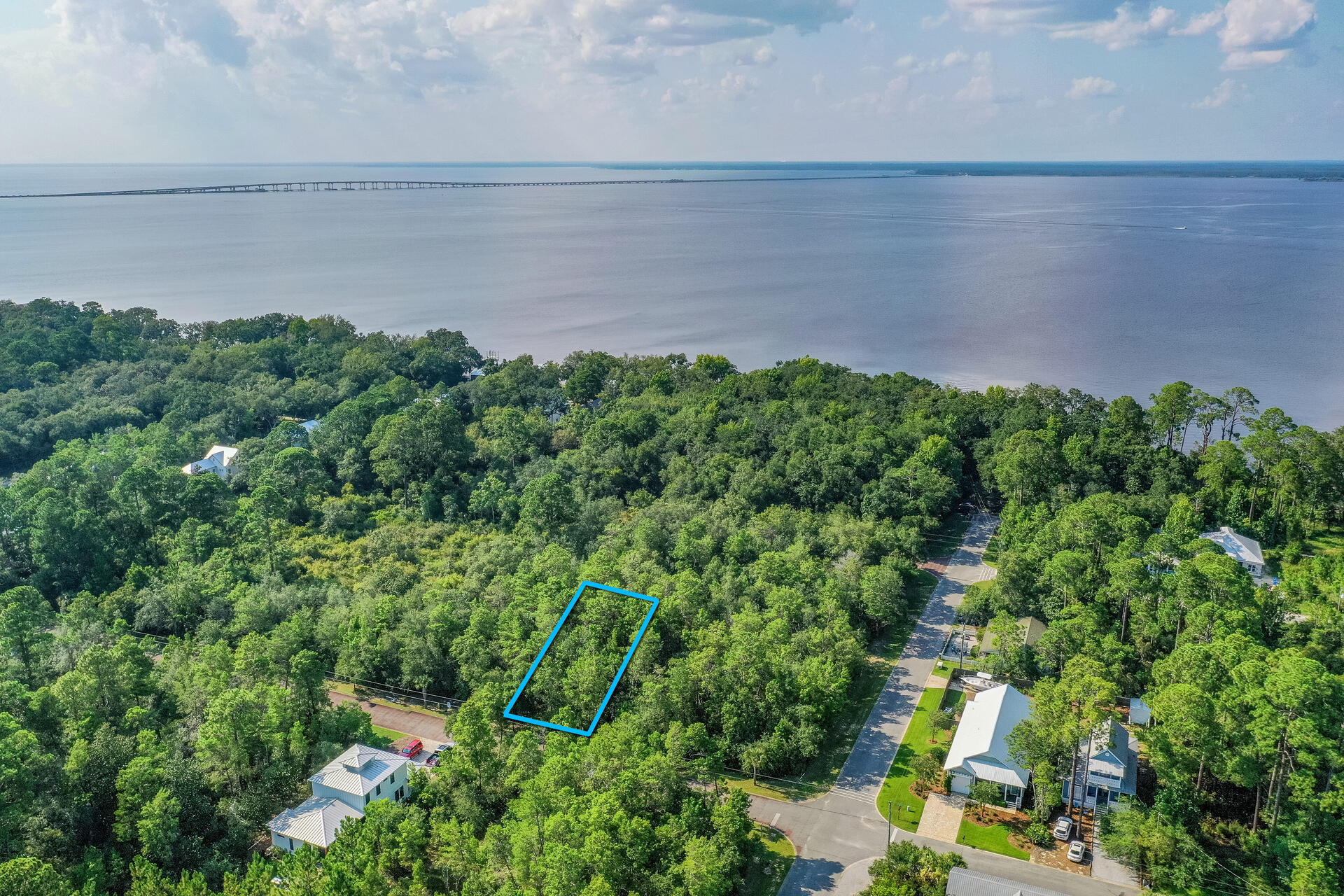 GRAYTON BAYOU - Land