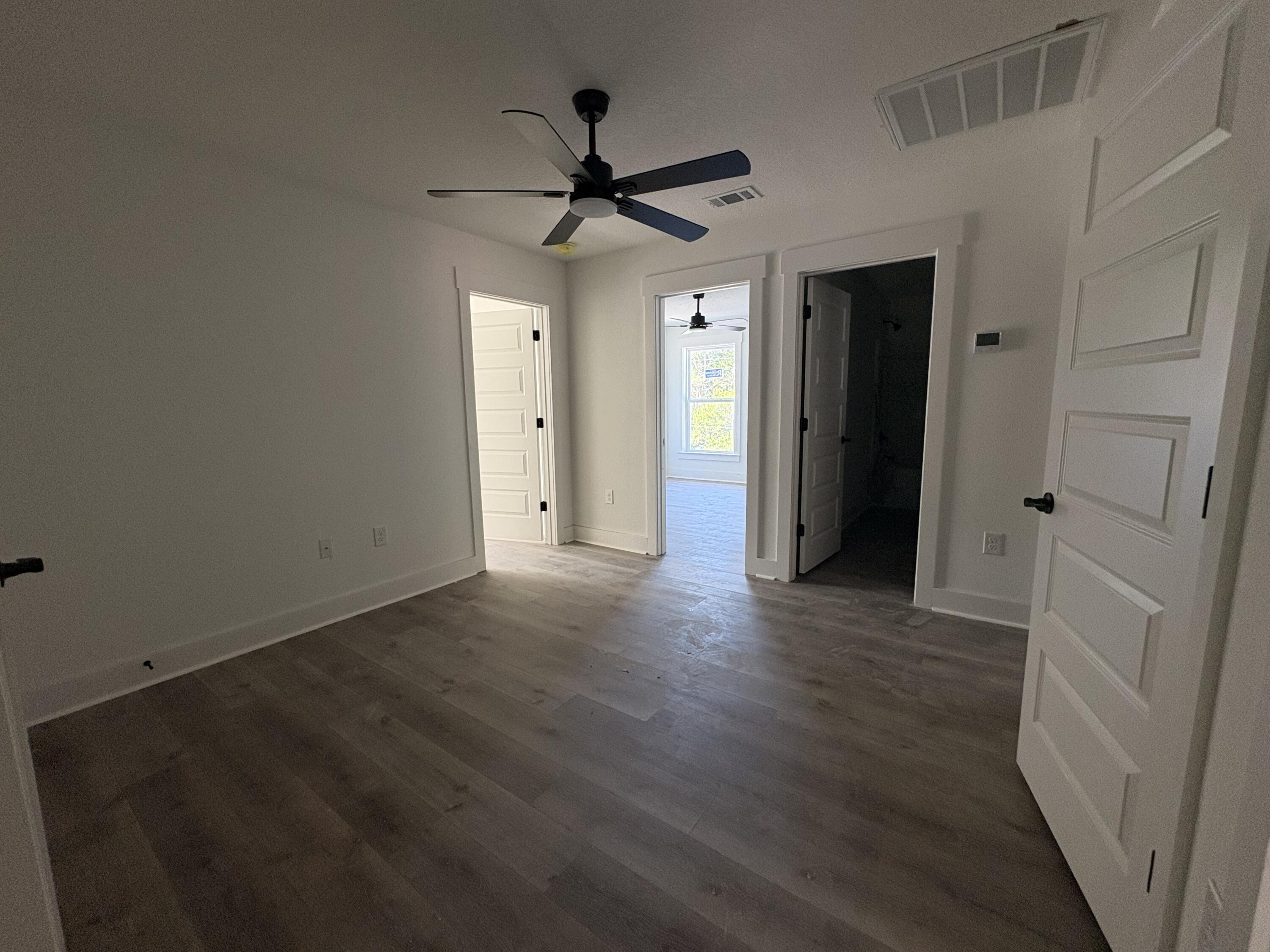 ELLIOTTS POINT - Residential