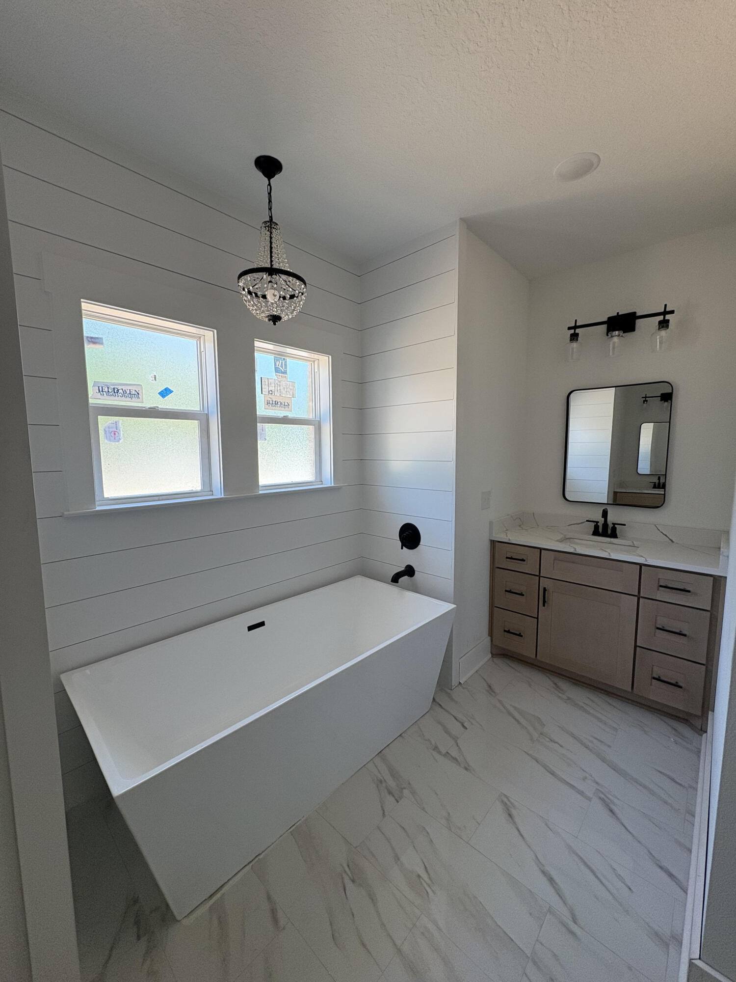 ELLIOTTS POINT - Residential