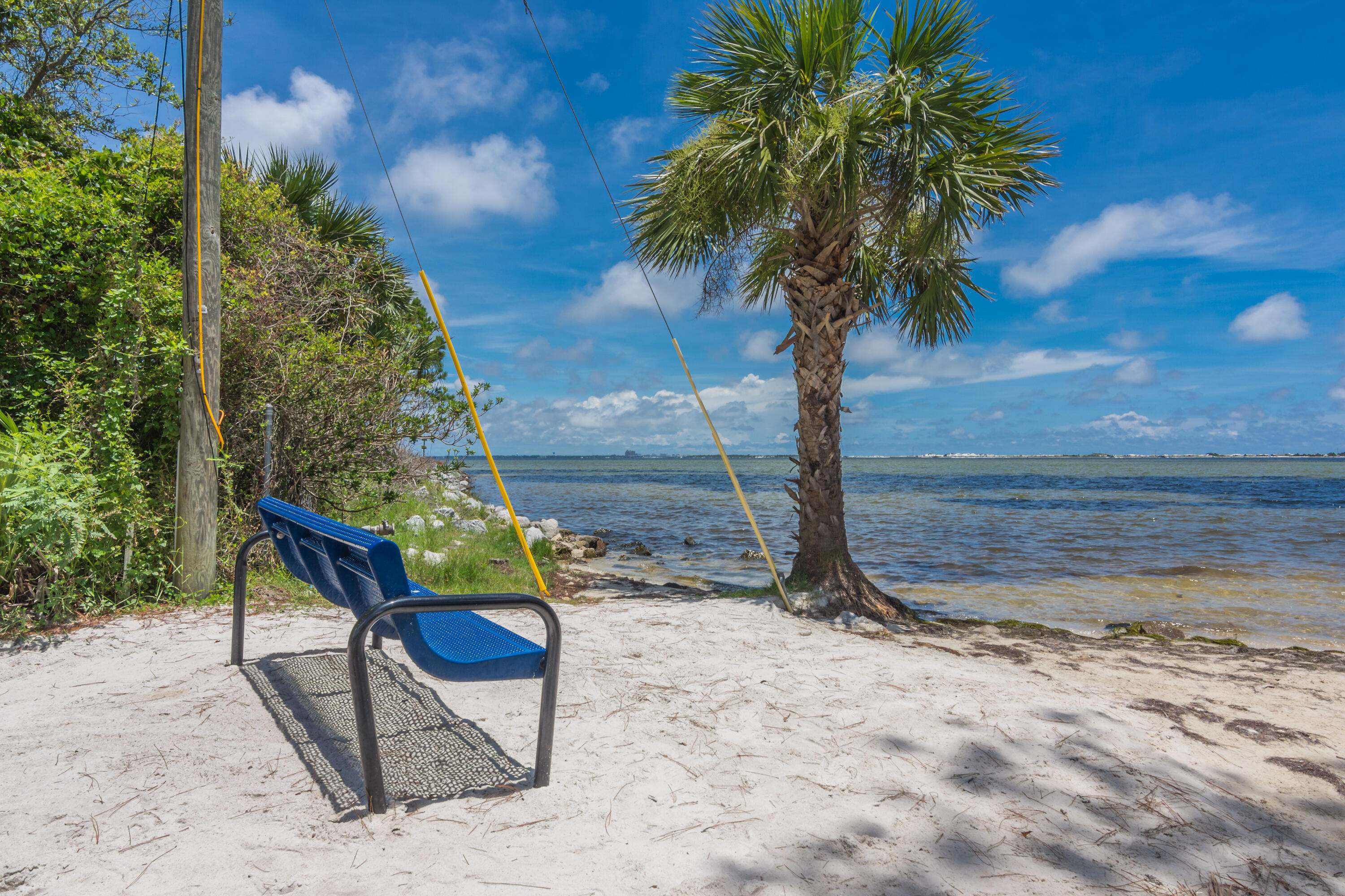 ELLIOTTS POINT - Residential