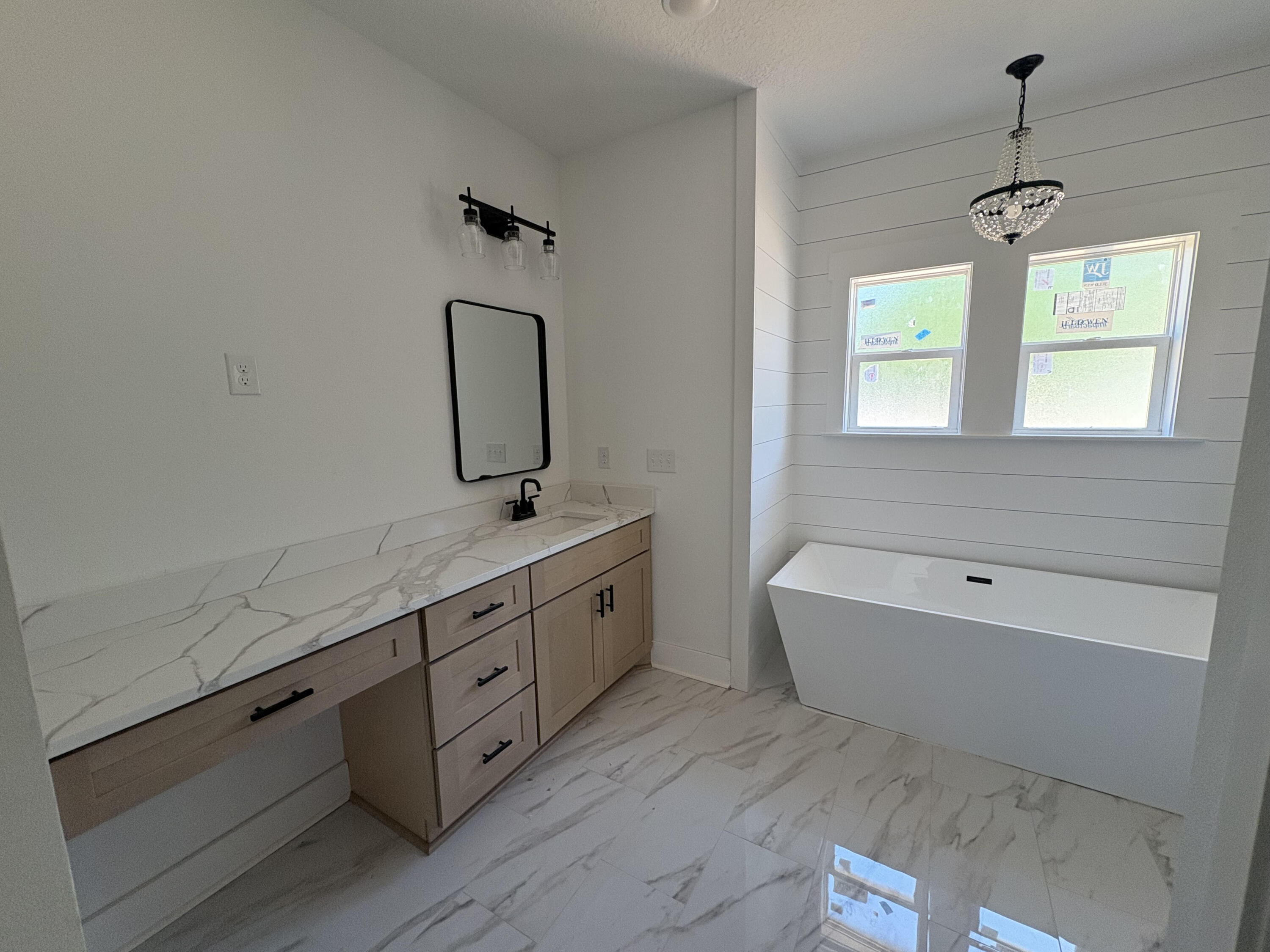 ELLIOTTS POINT - Residential