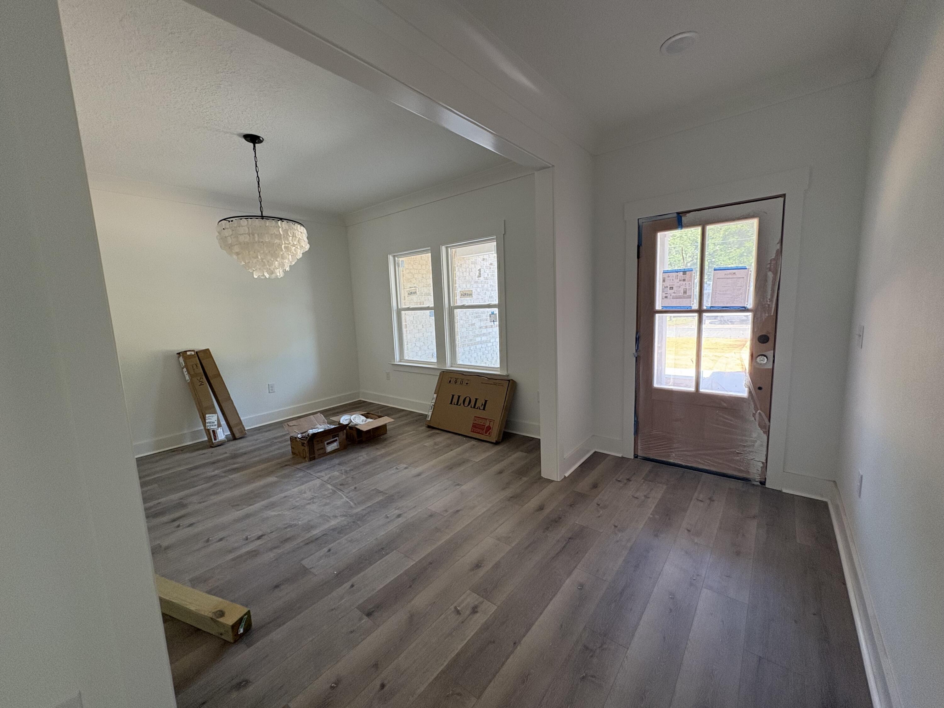 ELLIOTTS POINT - Residential