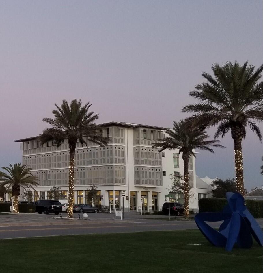 Beautiful, Gulf facing penthouse condo in the May Building above Citizens restaurant.