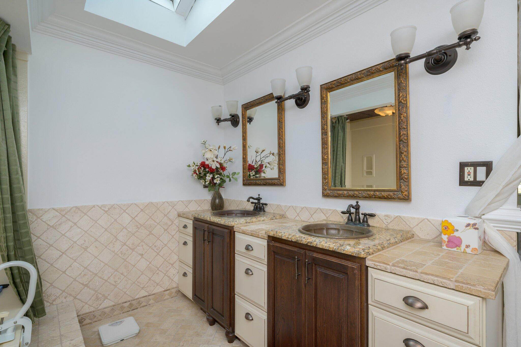 LAKE LORRAINE ESTATES 2 - Residential