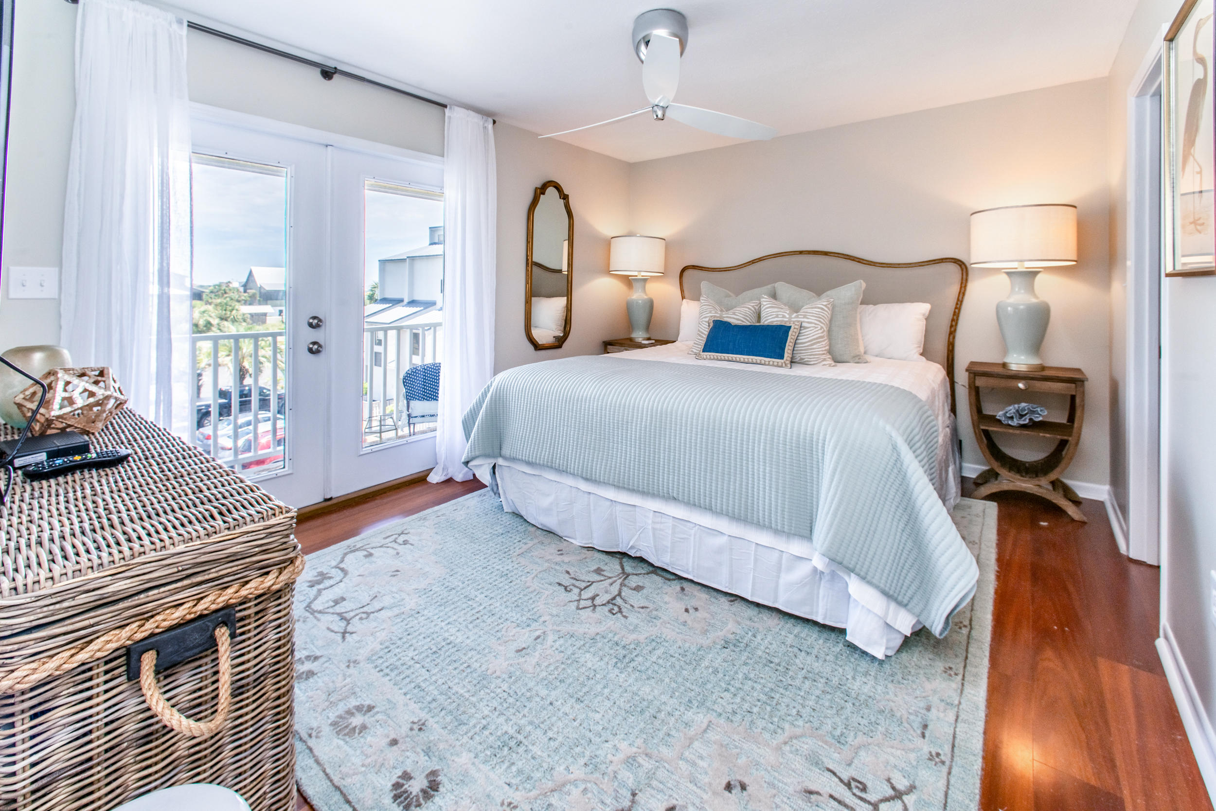 SUN SEEKERS CONDO - Residential