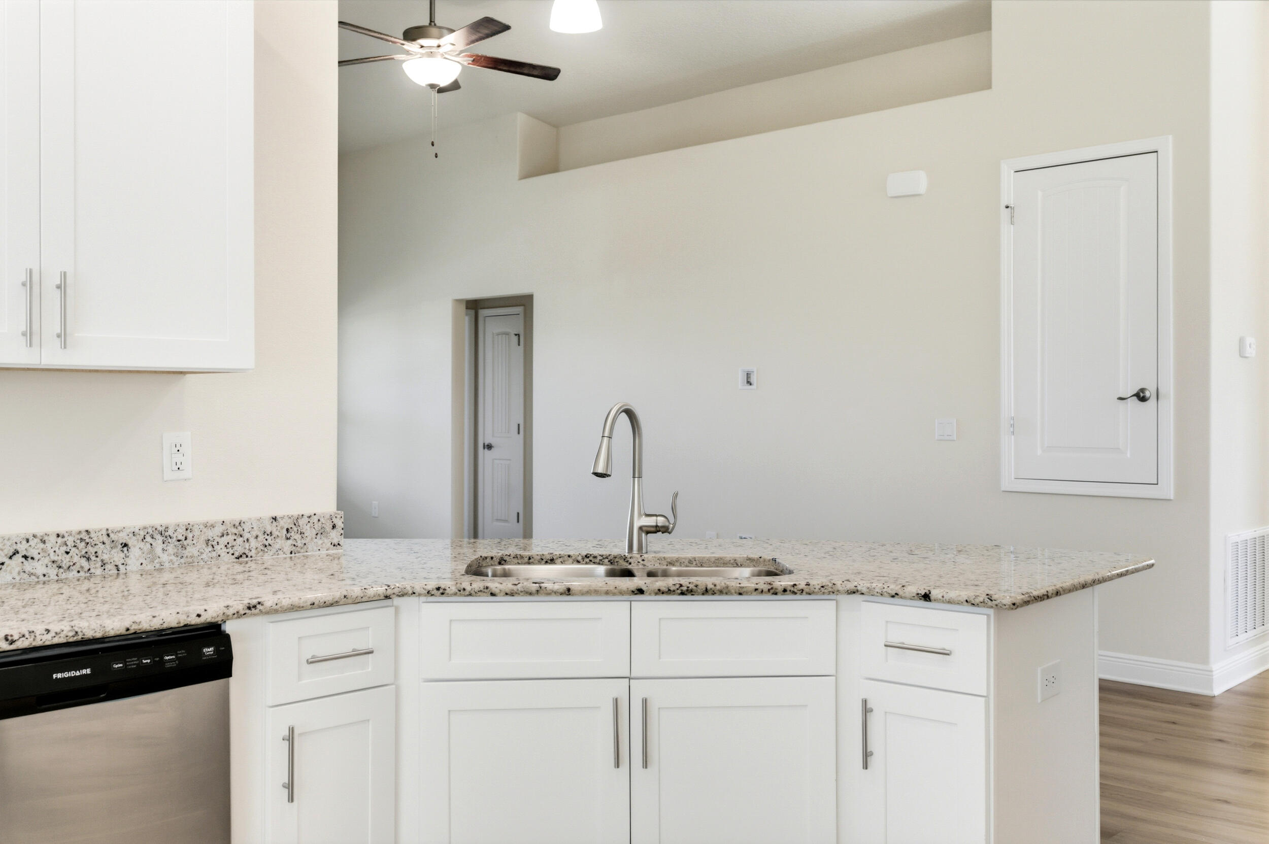RIVERWALK PH I - Residential