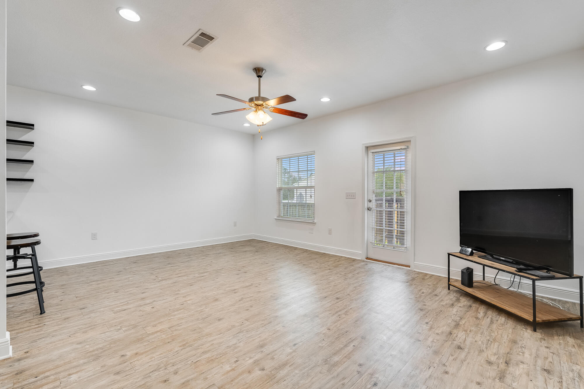 Iron Horse T/H - Residential