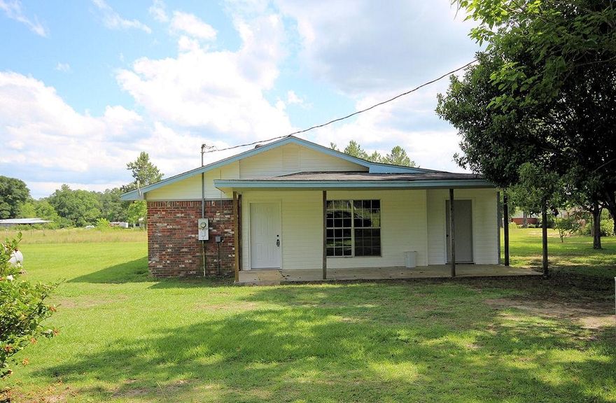 Bring your buyers and they will fall in love with this spacious 1 acre lot. Beautiful home just remodeled with new kitchen, baths, carpeting and interior paint all for the price of $76,900. New kitchen cabinets, Stainless Steel Appliance and new counter tops. Seller has never occupied this home. Review Seller Disclosure (with documents).