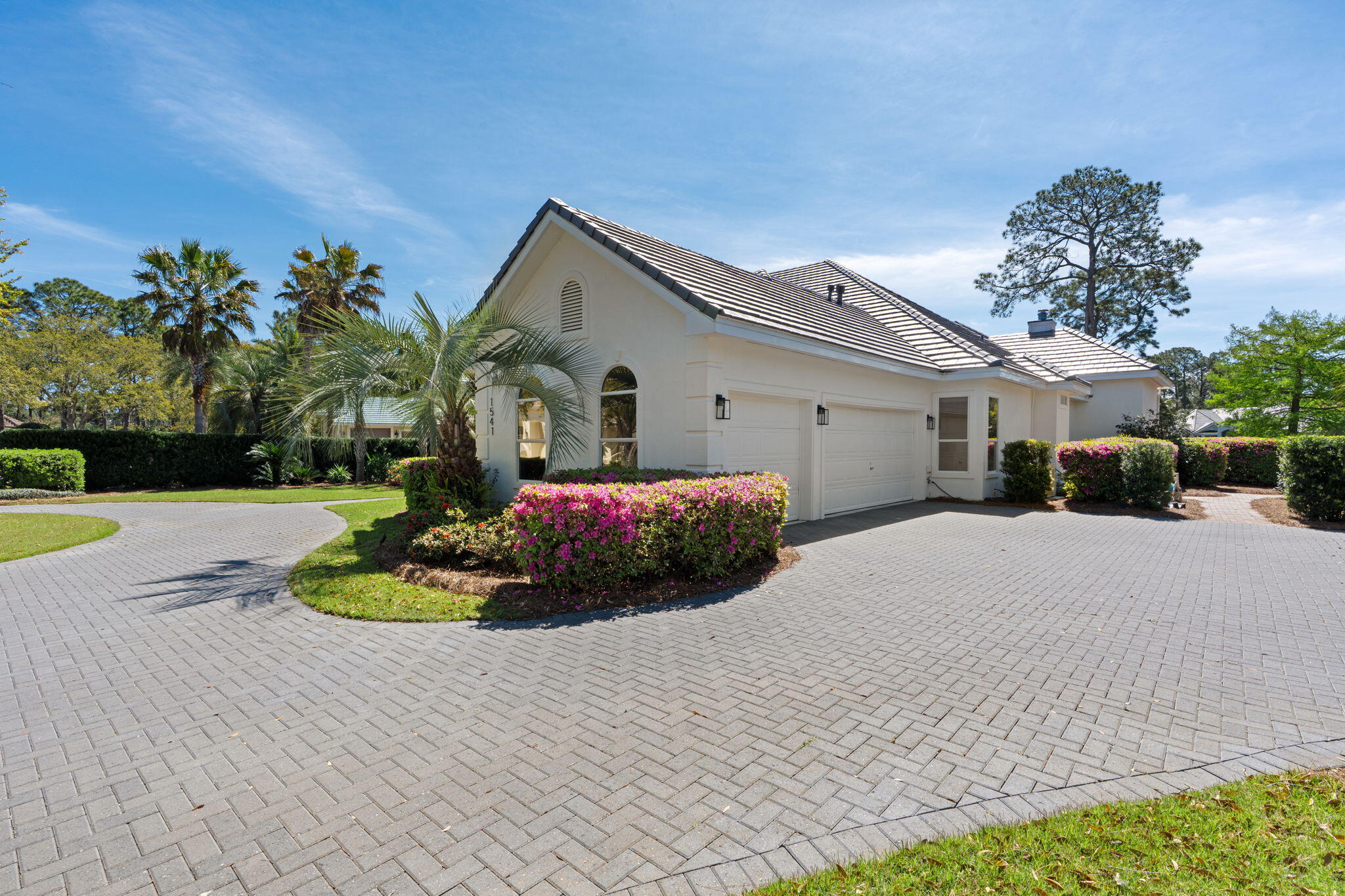 BAYTOWNE AVE EAST - Residential