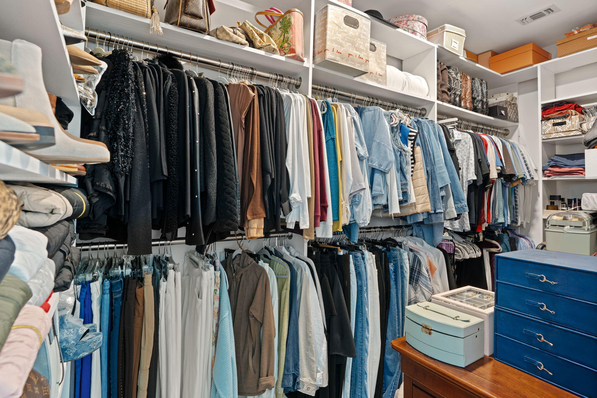 BAYTOWNE AVE EAST - Residential