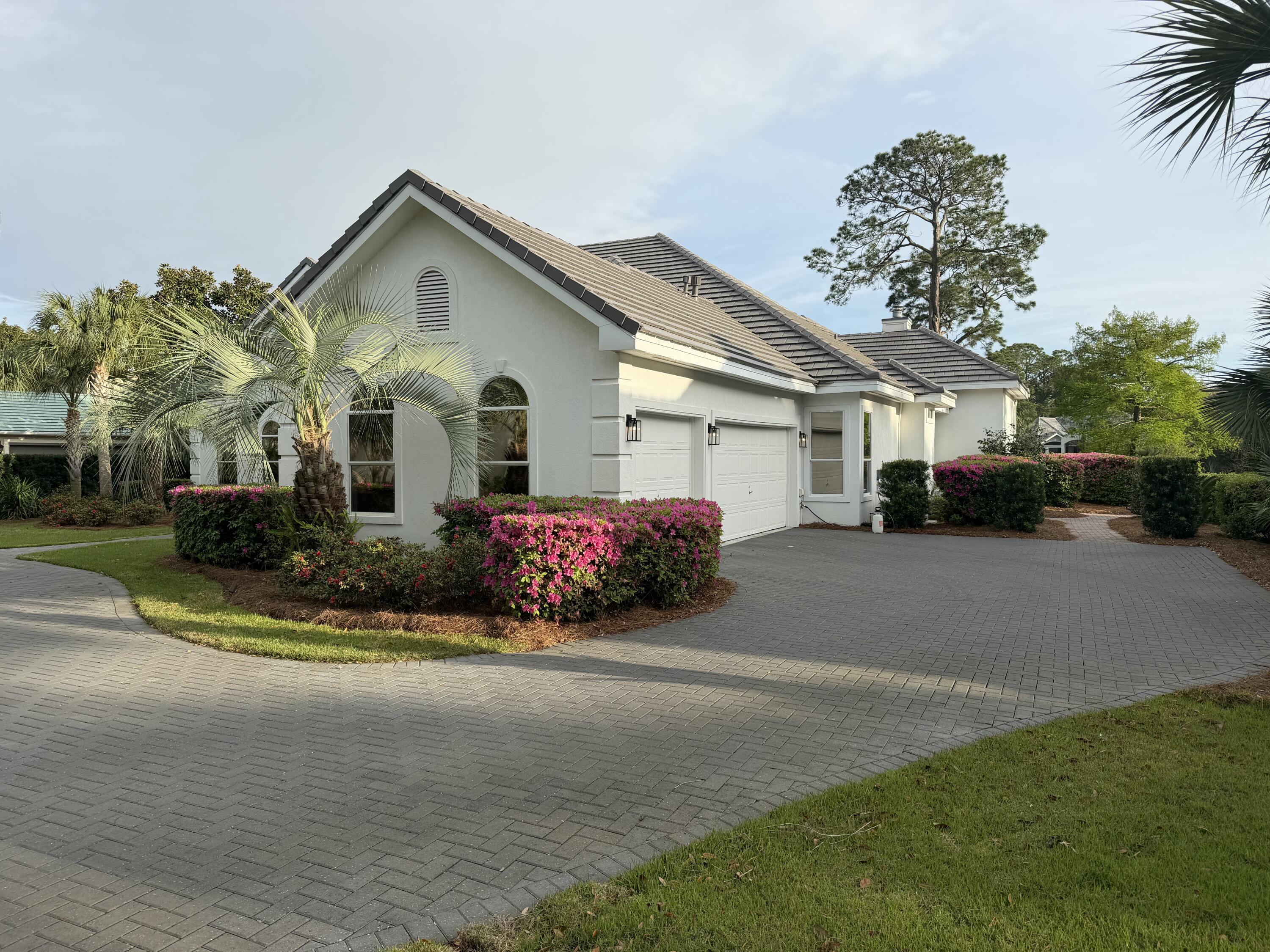 BAYTOWNE AVE EAST - Residential