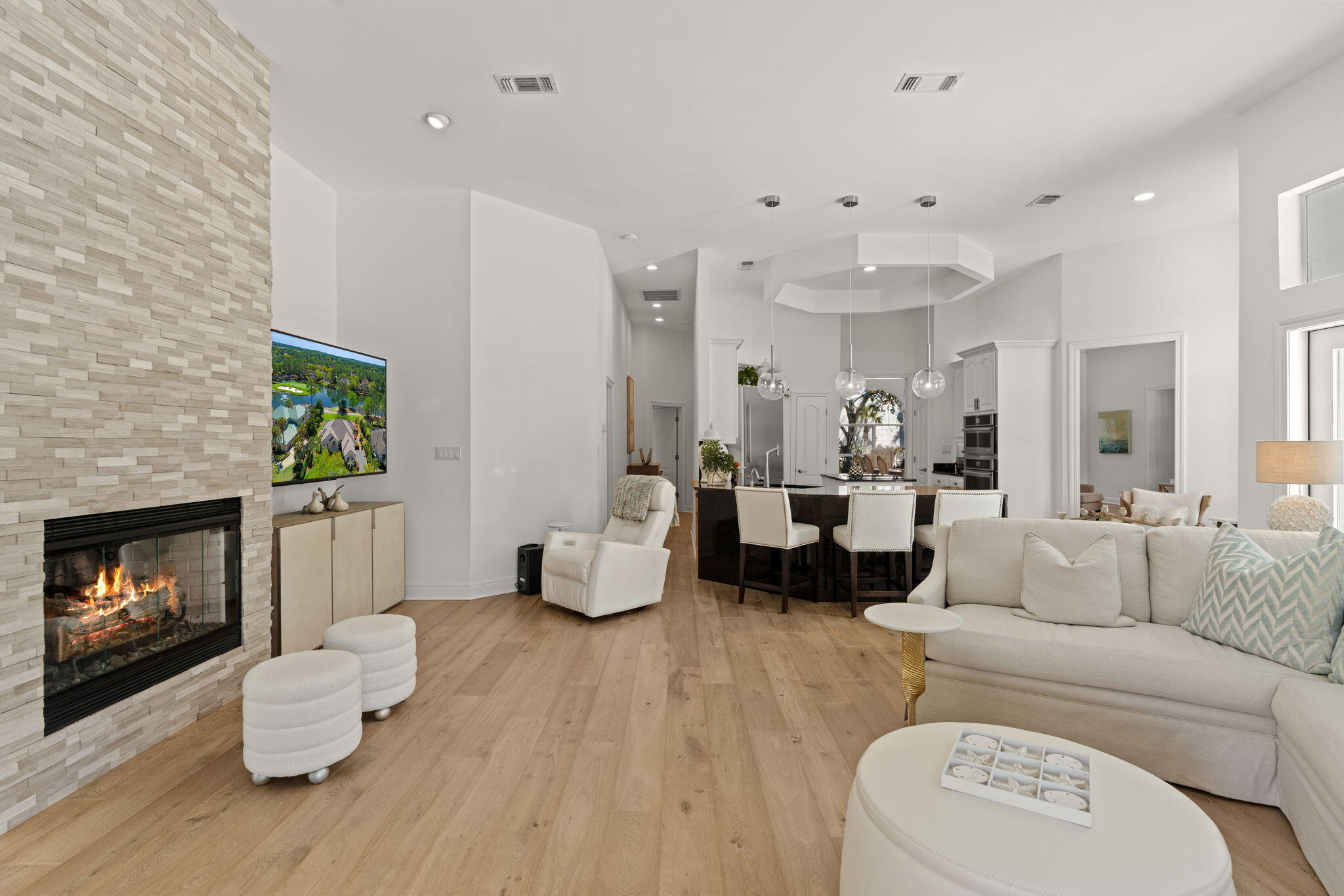 BAYTOWNE AVE EAST - Residential