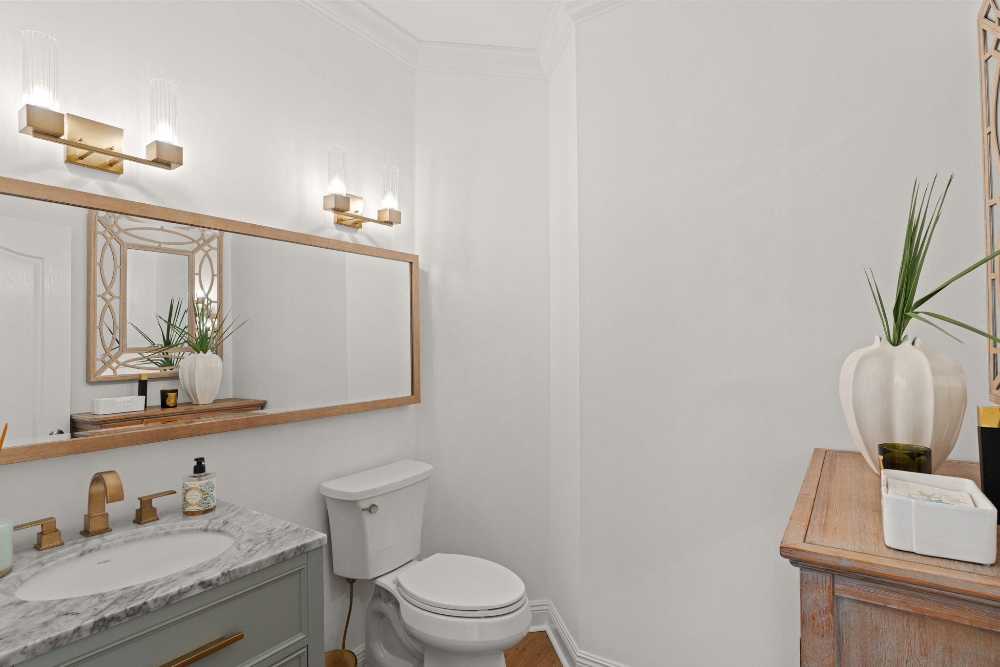 BAYTOWNE AVE EAST - Residential