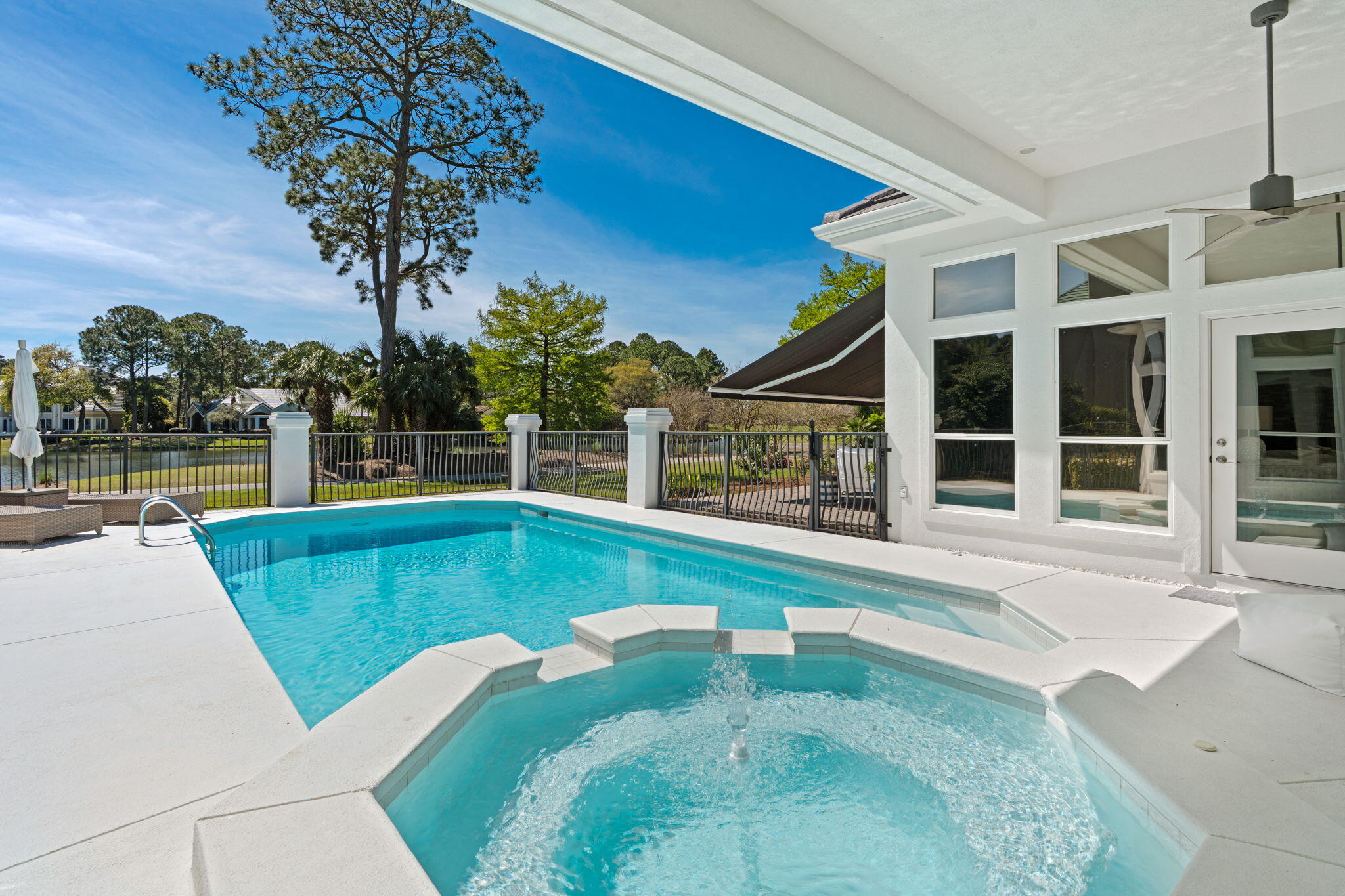 BAYTOWNE AVE EAST - Residential