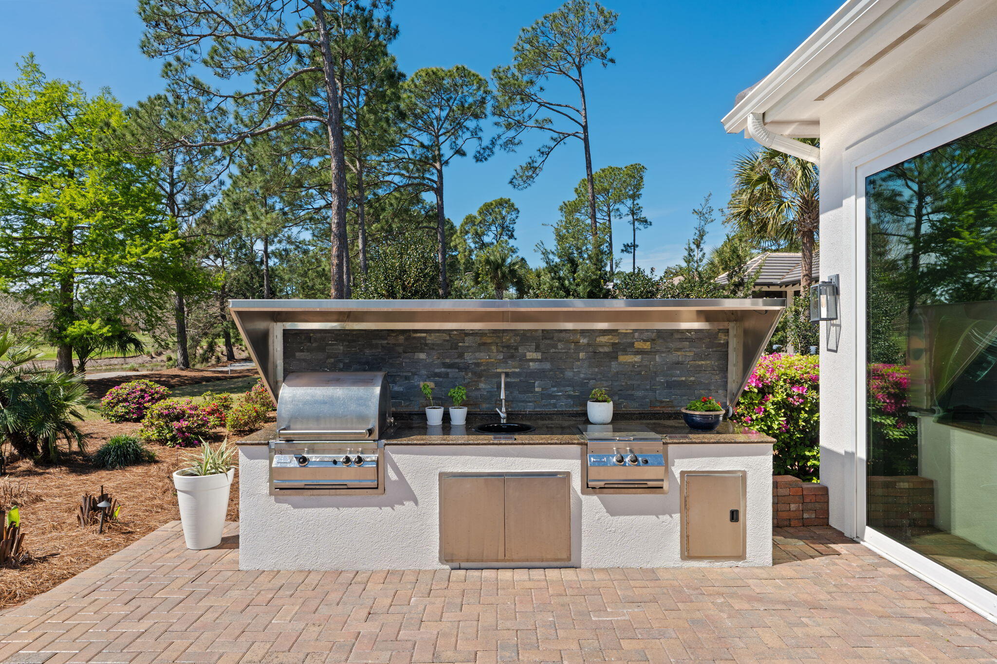 BAYTOWNE AVE EAST - Residential