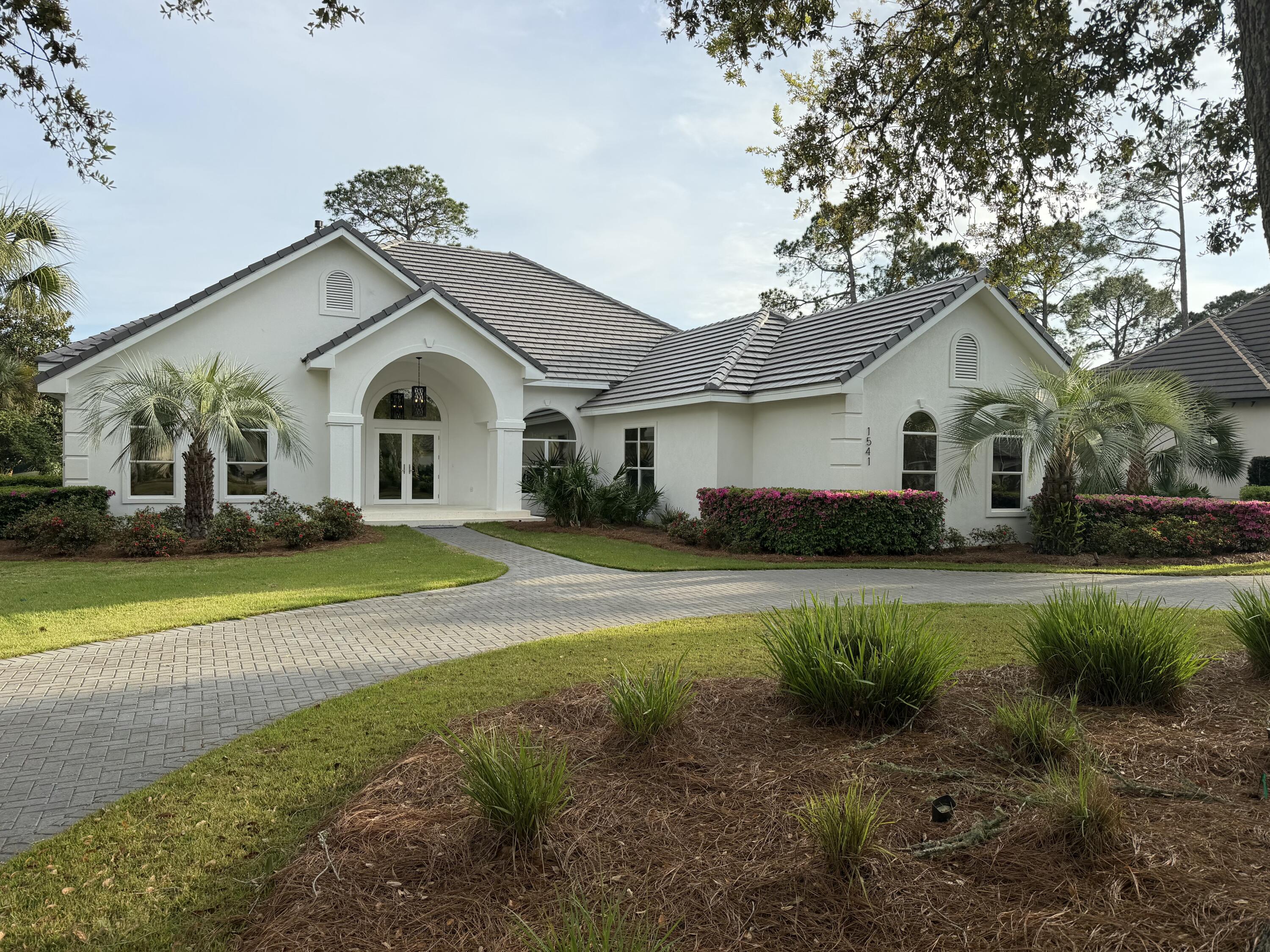 BAYTOWNE AVE EAST - Residential