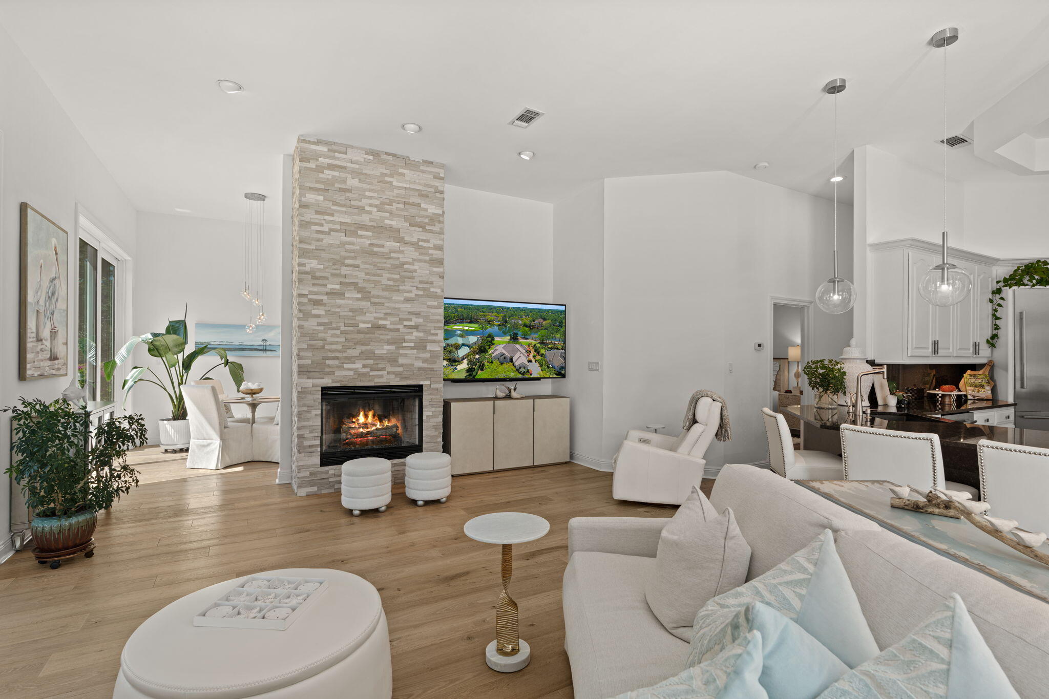 BAYTOWNE AVE EAST - Residential