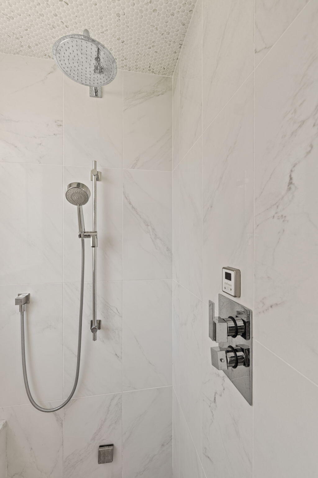 BAYTOWNE AVE EAST - Residential