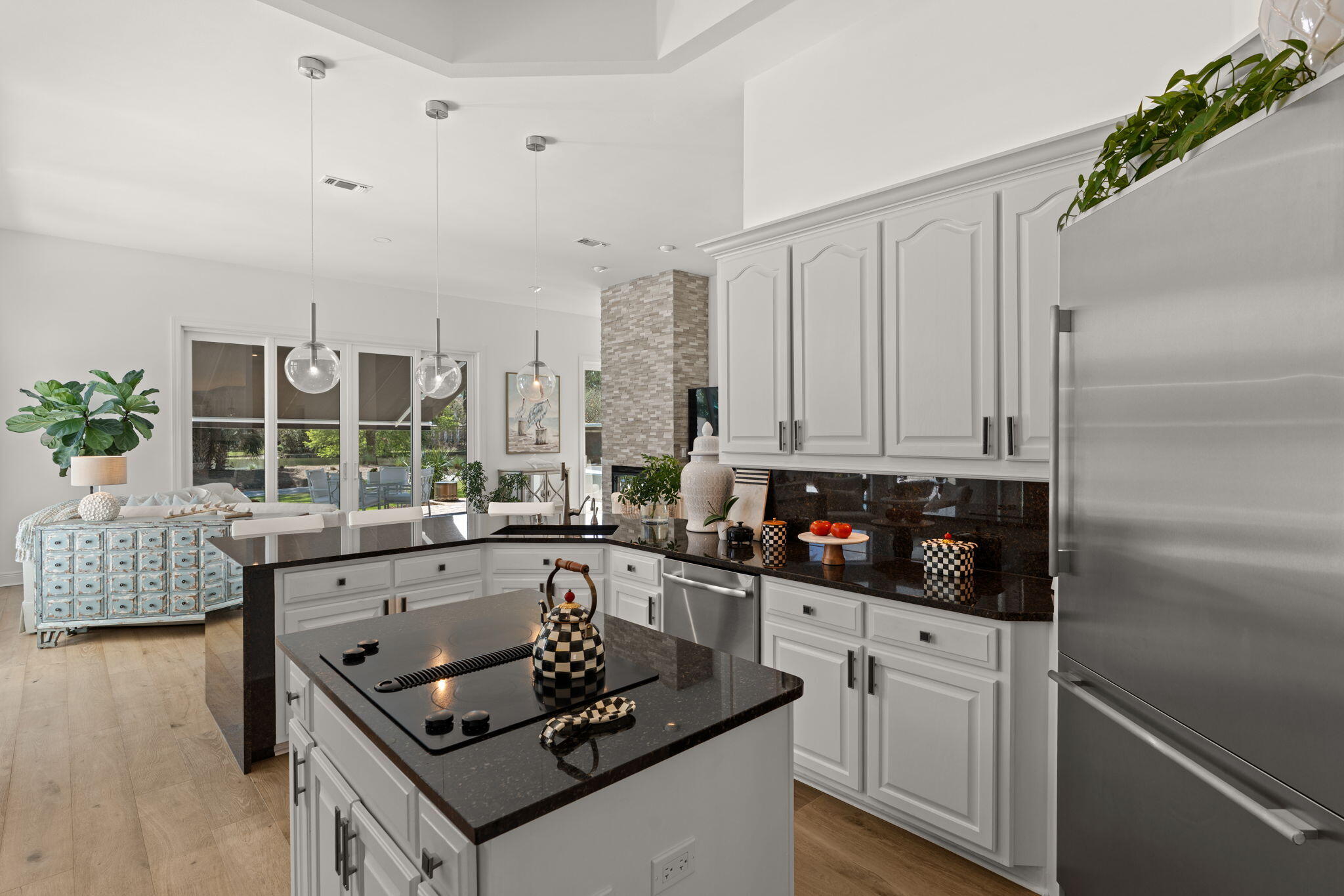 BAYTOWNE AVE EAST - Residential