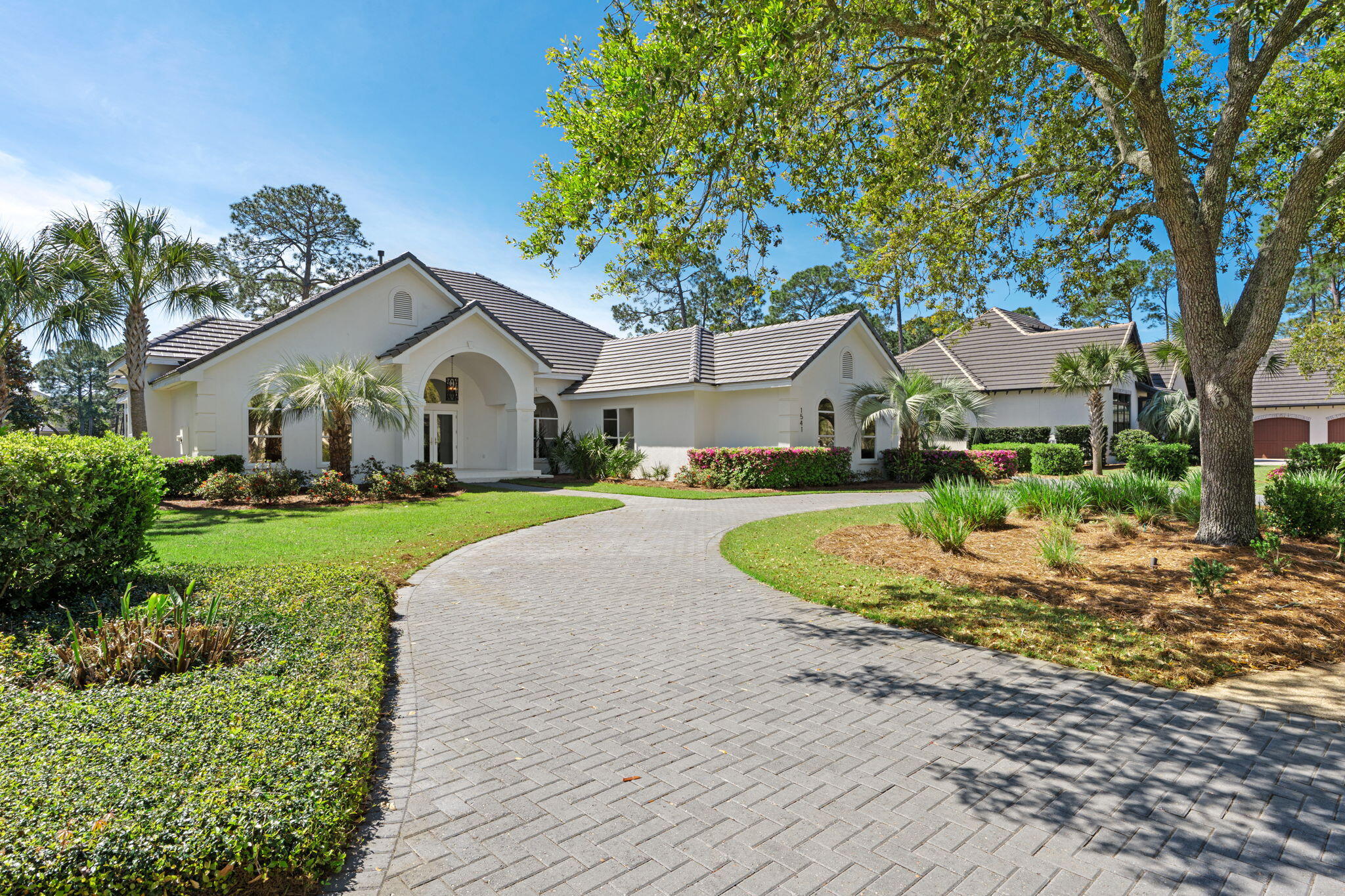 BAYTOWNE AVE EAST - Residential