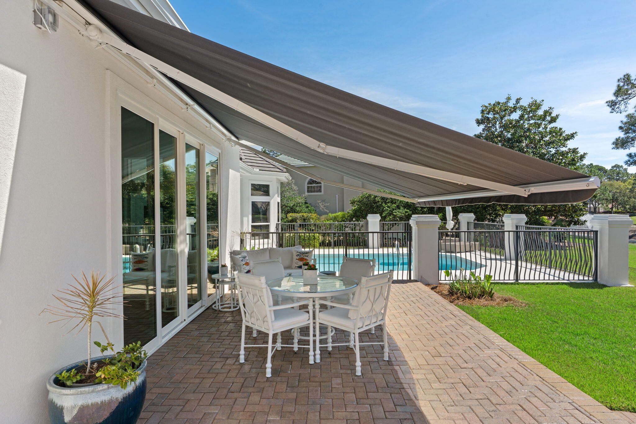 BAYTOWNE AVE EAST - Residential