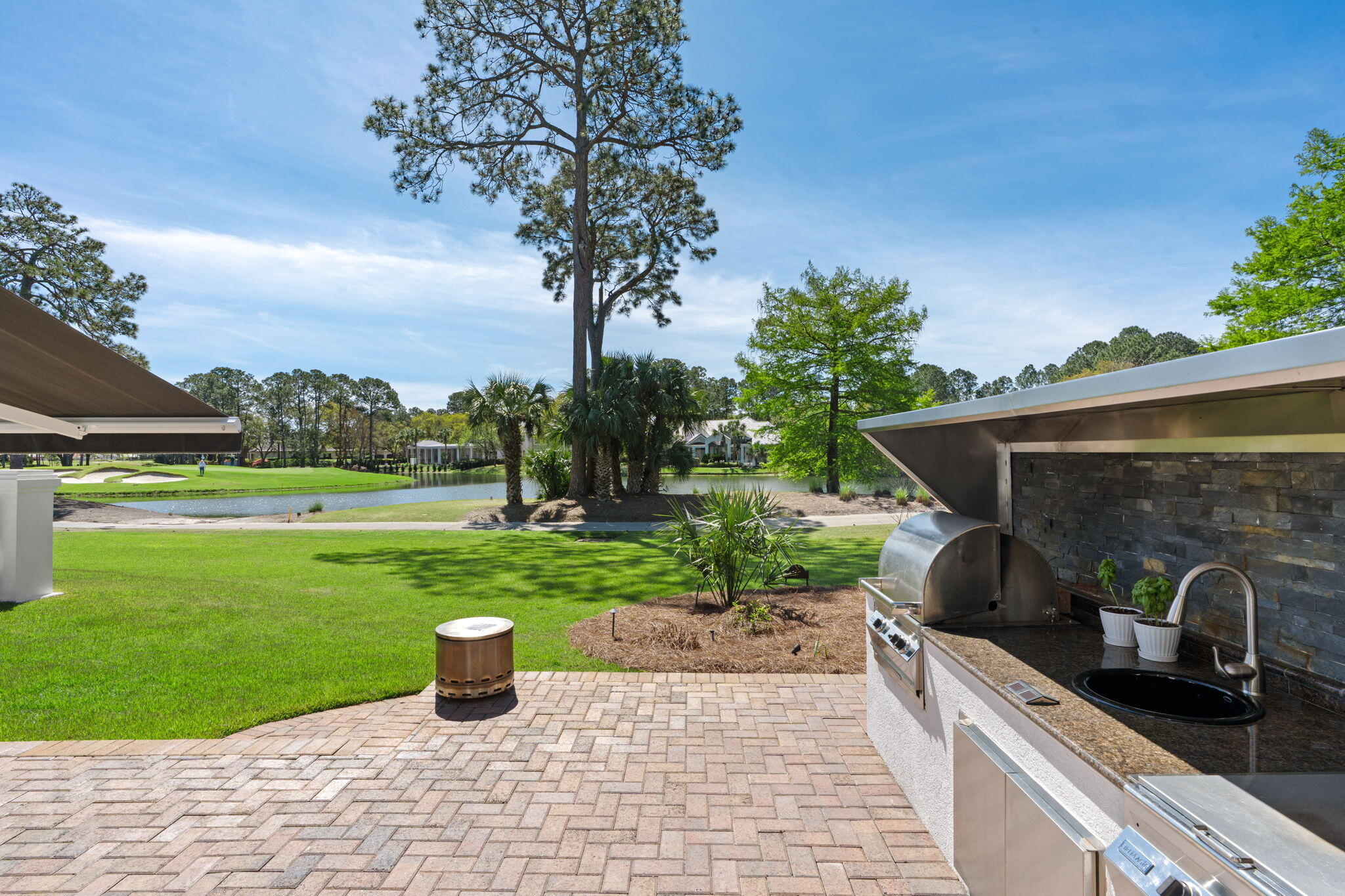 BAYTOWNE AVE EAST - Residential