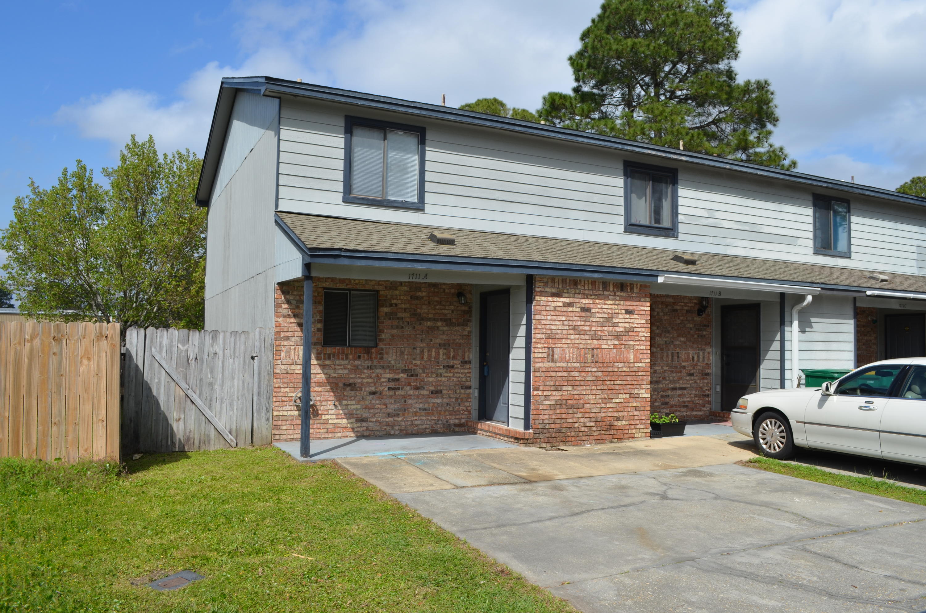 Great townhouse situated right between Hurlburt and Eglin. This property has a enormous master bedroom with a walk in closet. The back porch area is perfect for grilling out this summer. The owner replaced the air conditioning system in April of last year. Roof was replaced in 2007. Also property was repainted and had new carpet installed in 2016. Come see it now before its to late!