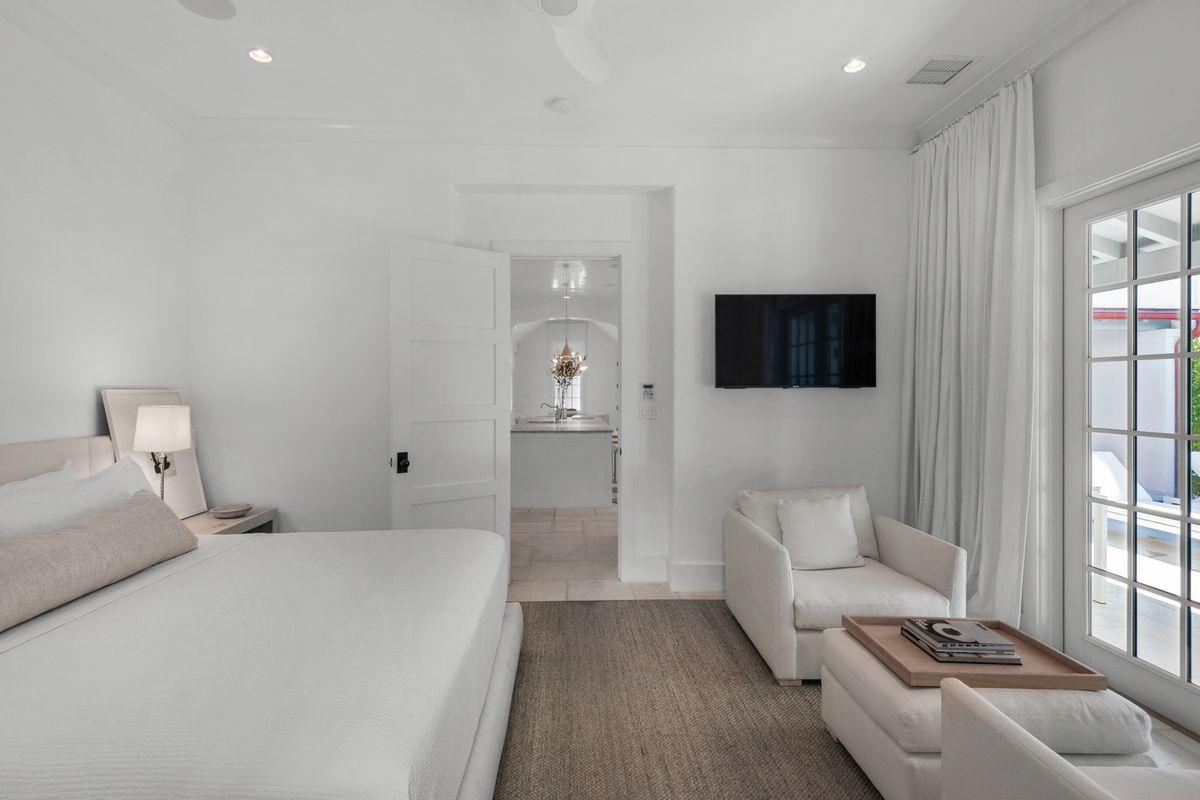 ALYS BEACH - Residential